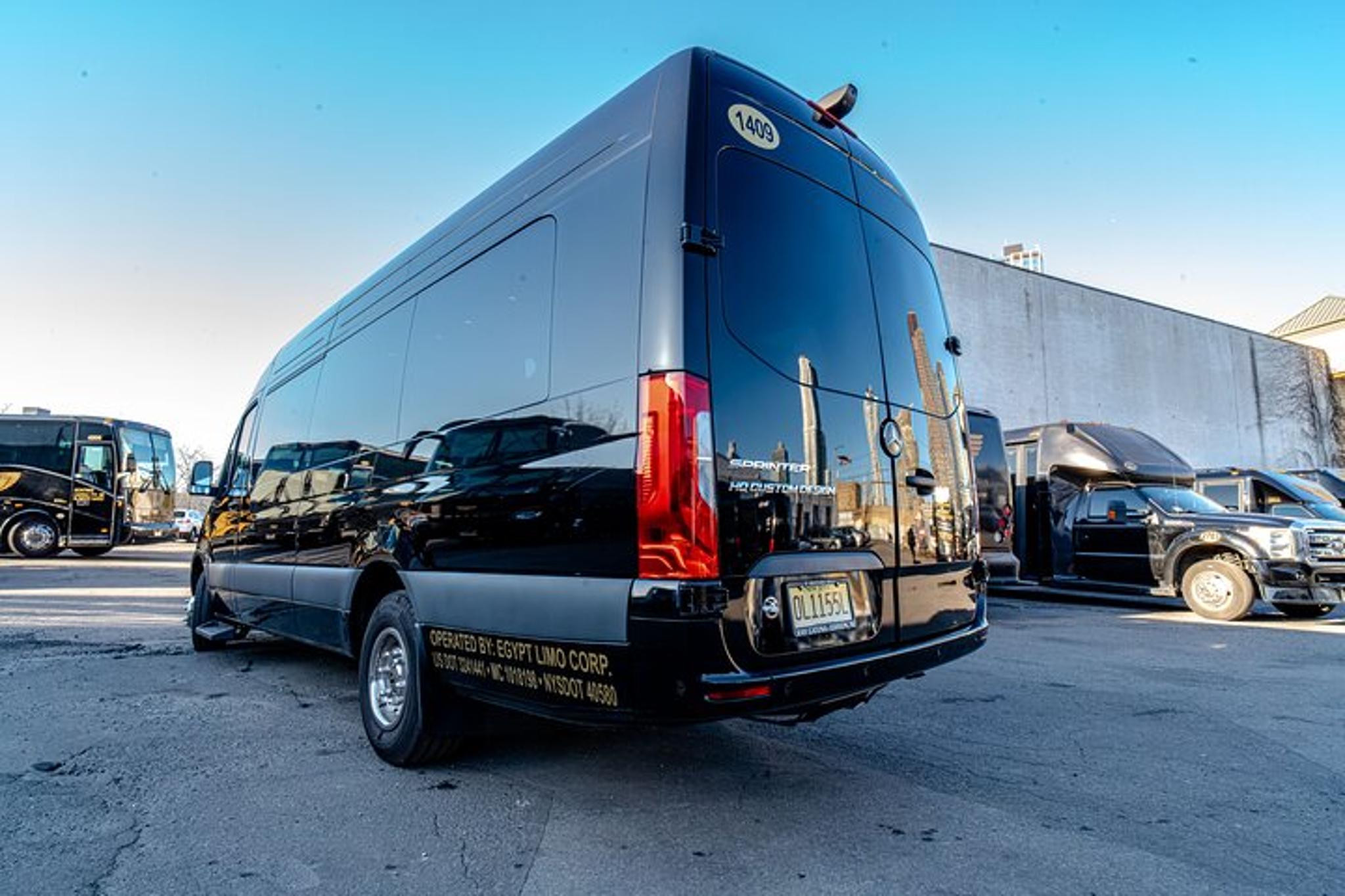 New York City Airport Group Arrival Transfer - Image 2