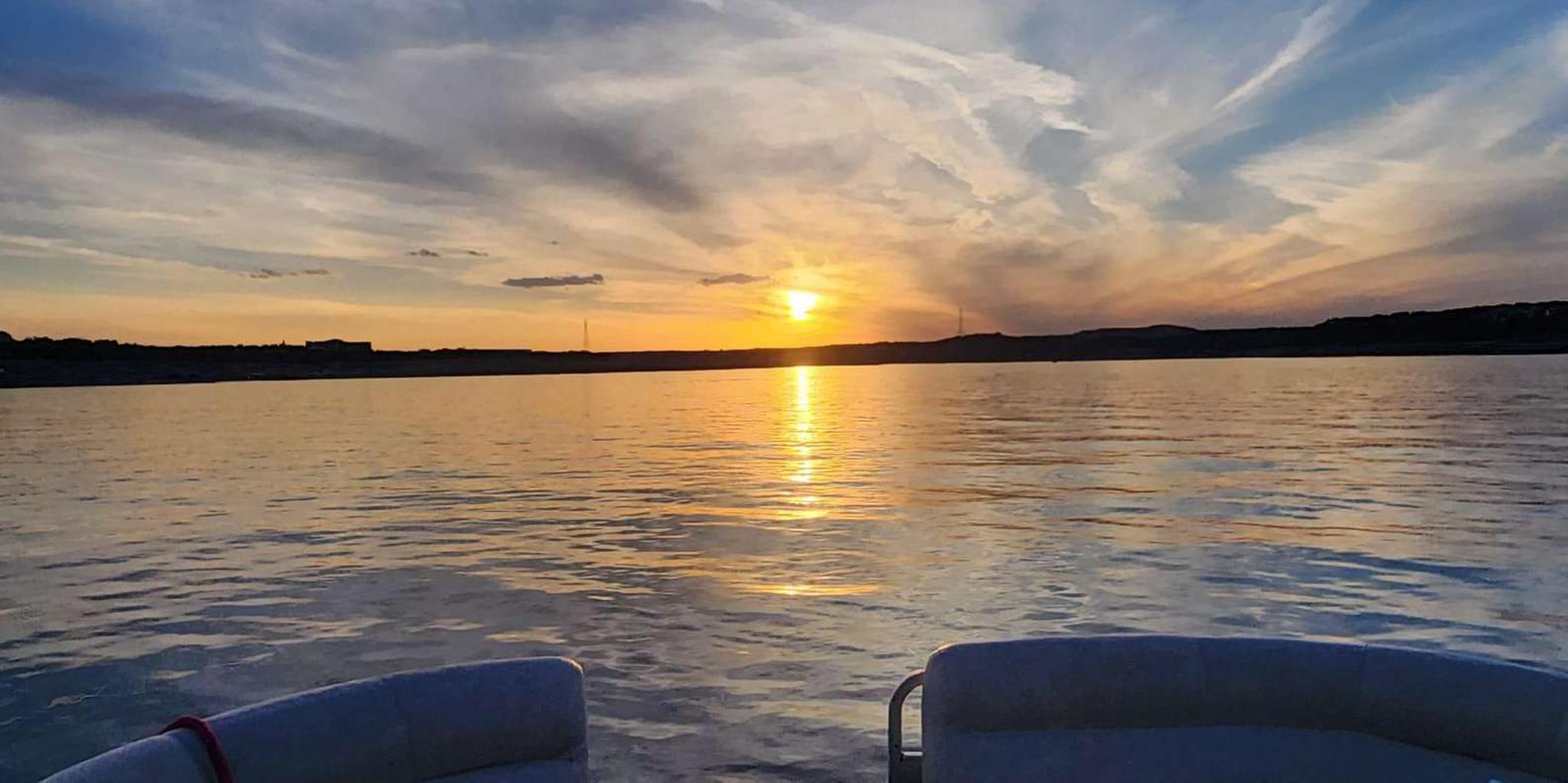 Austin Lake Travis Cruise with Captain 2 hr - Image 2