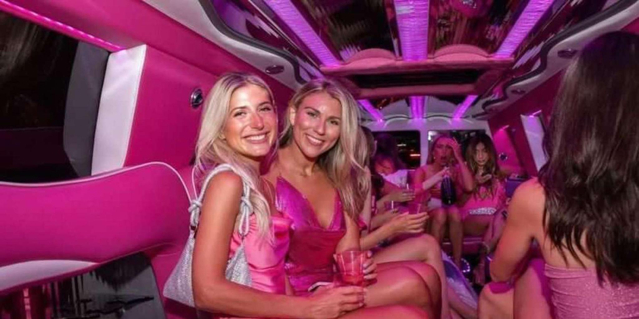 Las Vegas Limo Tour with Champagne and Nightclub Entry - Image 6