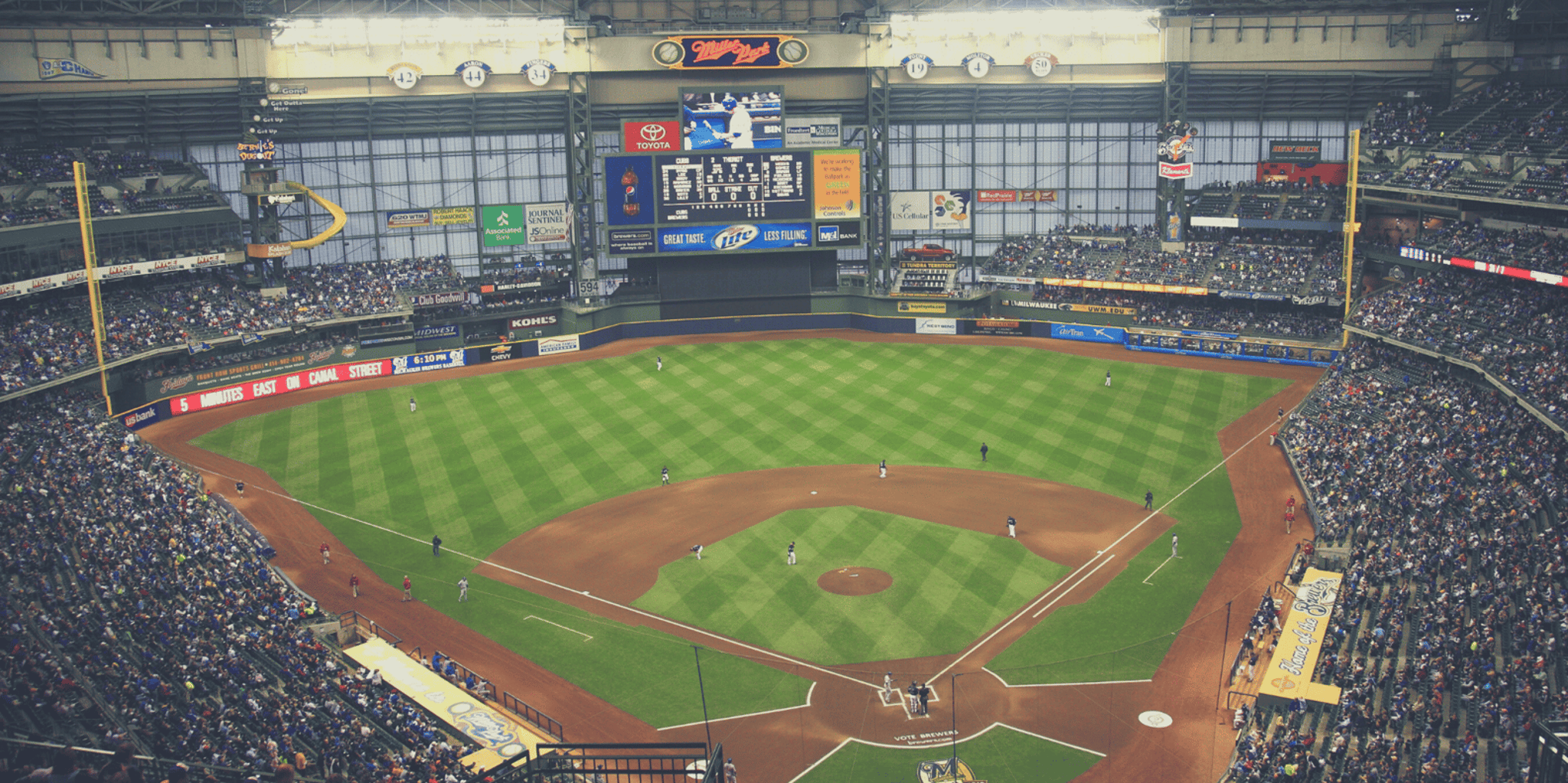 Milwaukee Brewers Baseball Game at American Family Field - Image 3