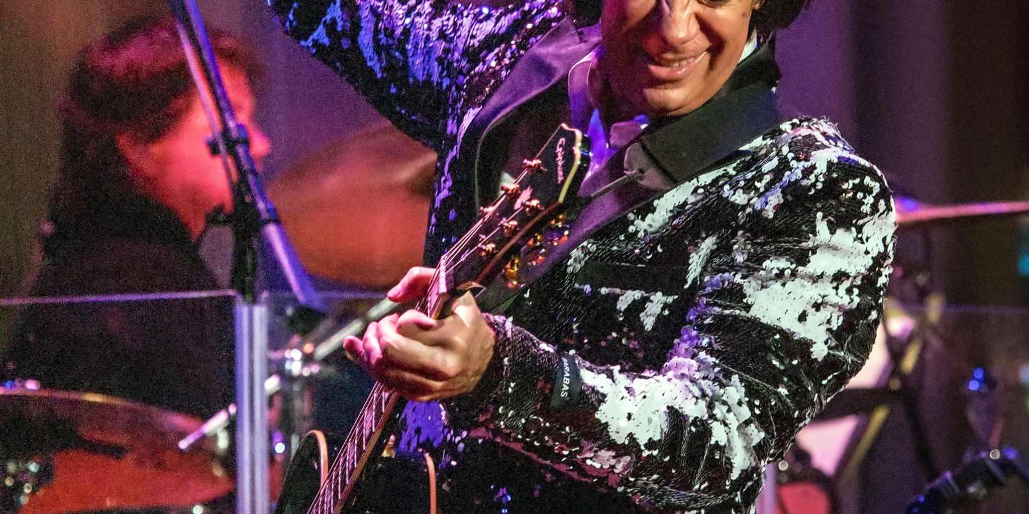 Las Vegas Neil Diamond Tribute Show - Image 3