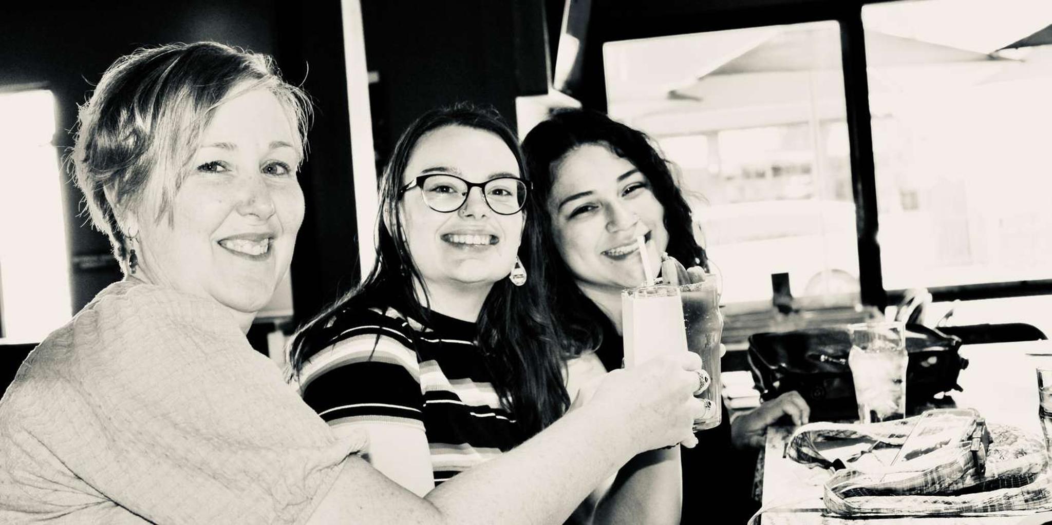 Las Vegas Fremont Bar Experience with Cocktails - Image 2