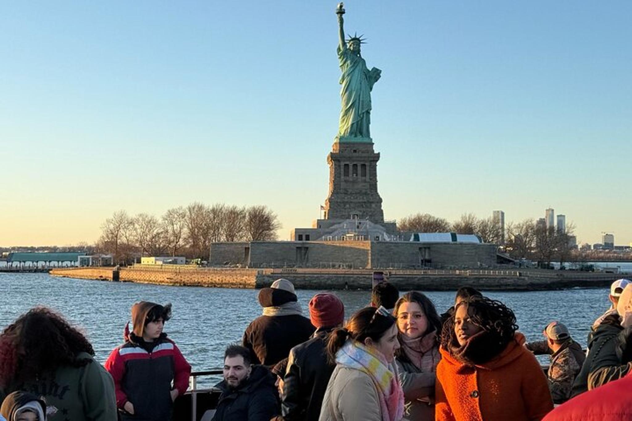 New York Harbor Statue of Liberty Sightseeing Tour 1 hr - Image 3