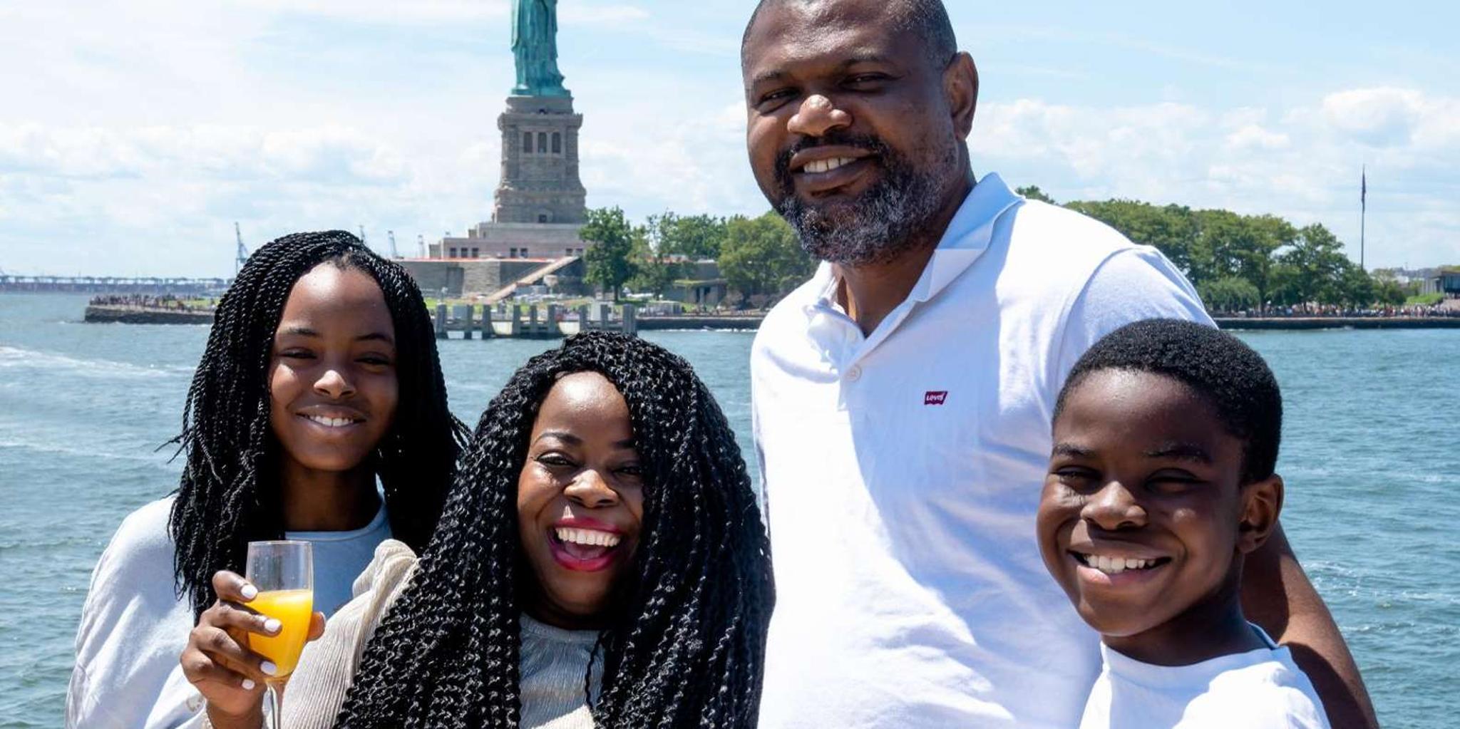 New York City Brunch Cruise with Bottomless Mimosas - Image 2