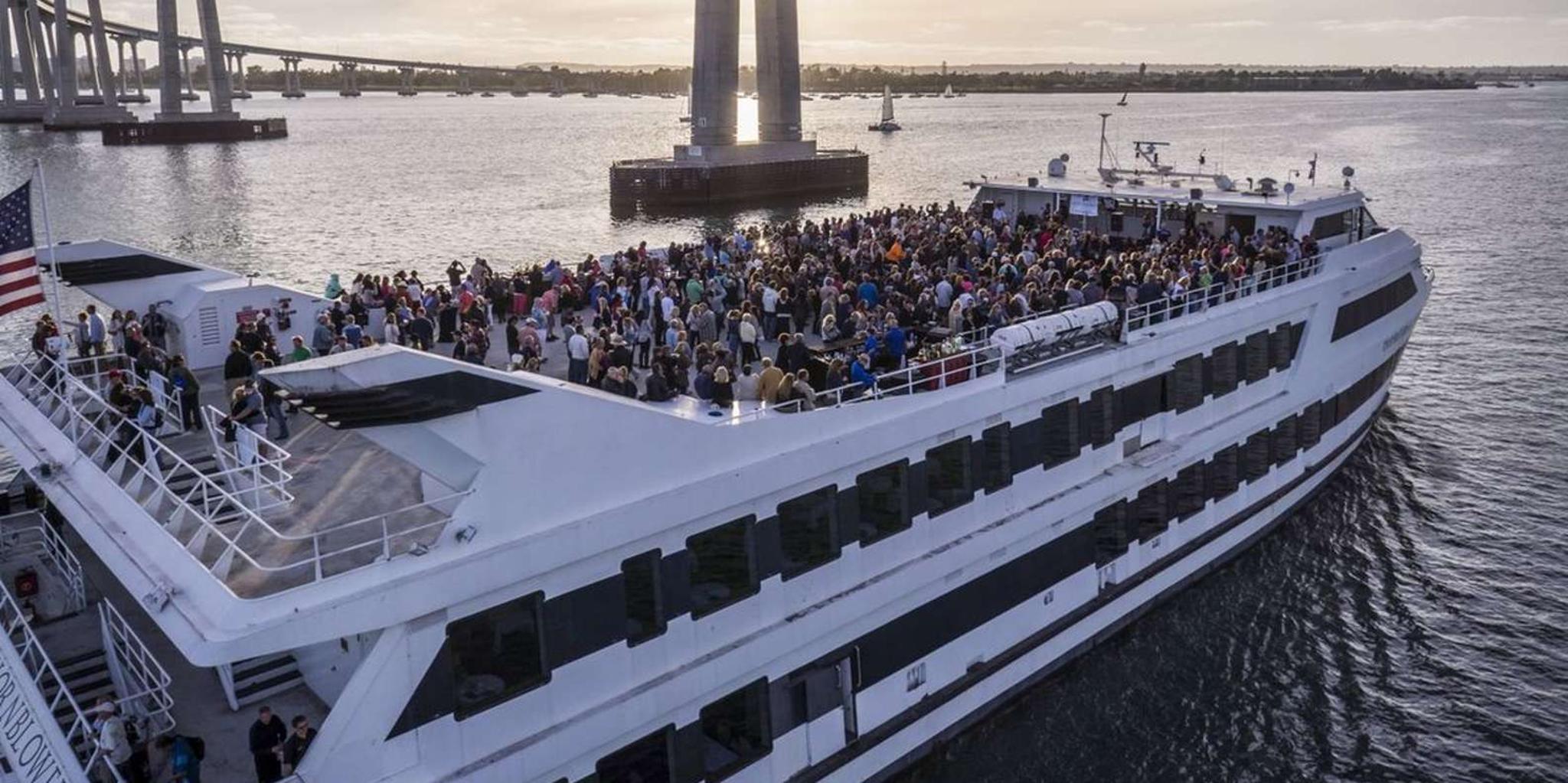 San Diego Holiday Buffet Cruise