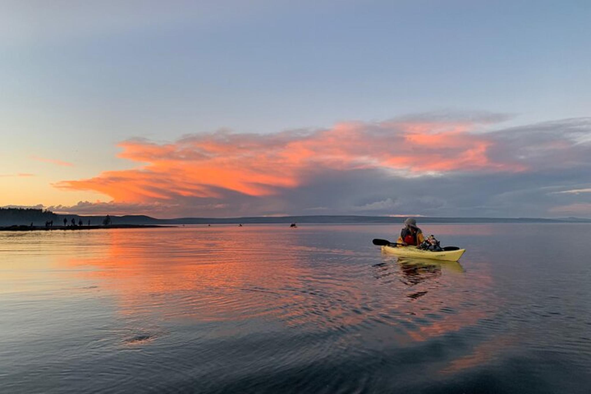Yellowstone Lake Kayak Tour at Twilight - Image 4