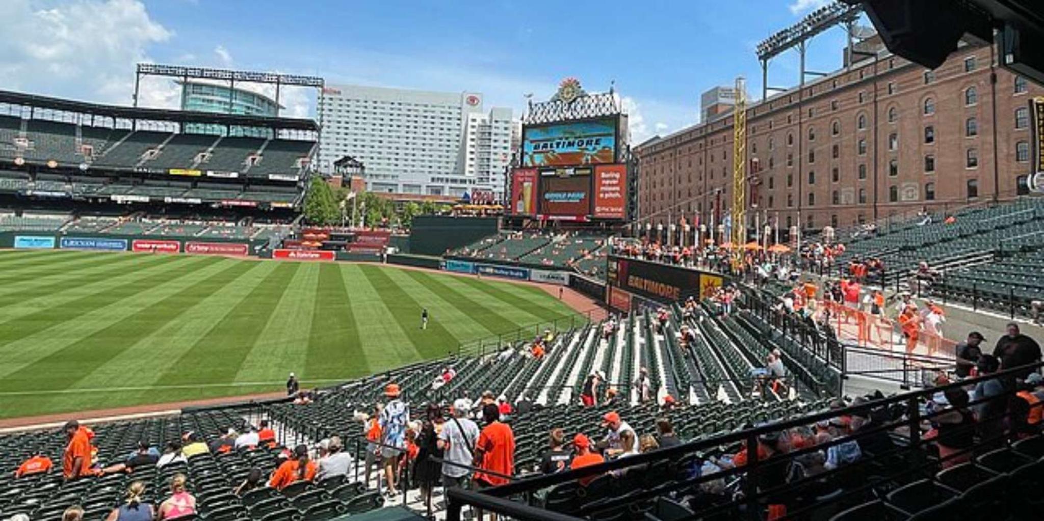 Baltimore Orioles Baseball Game at Oriole Park - Image 3