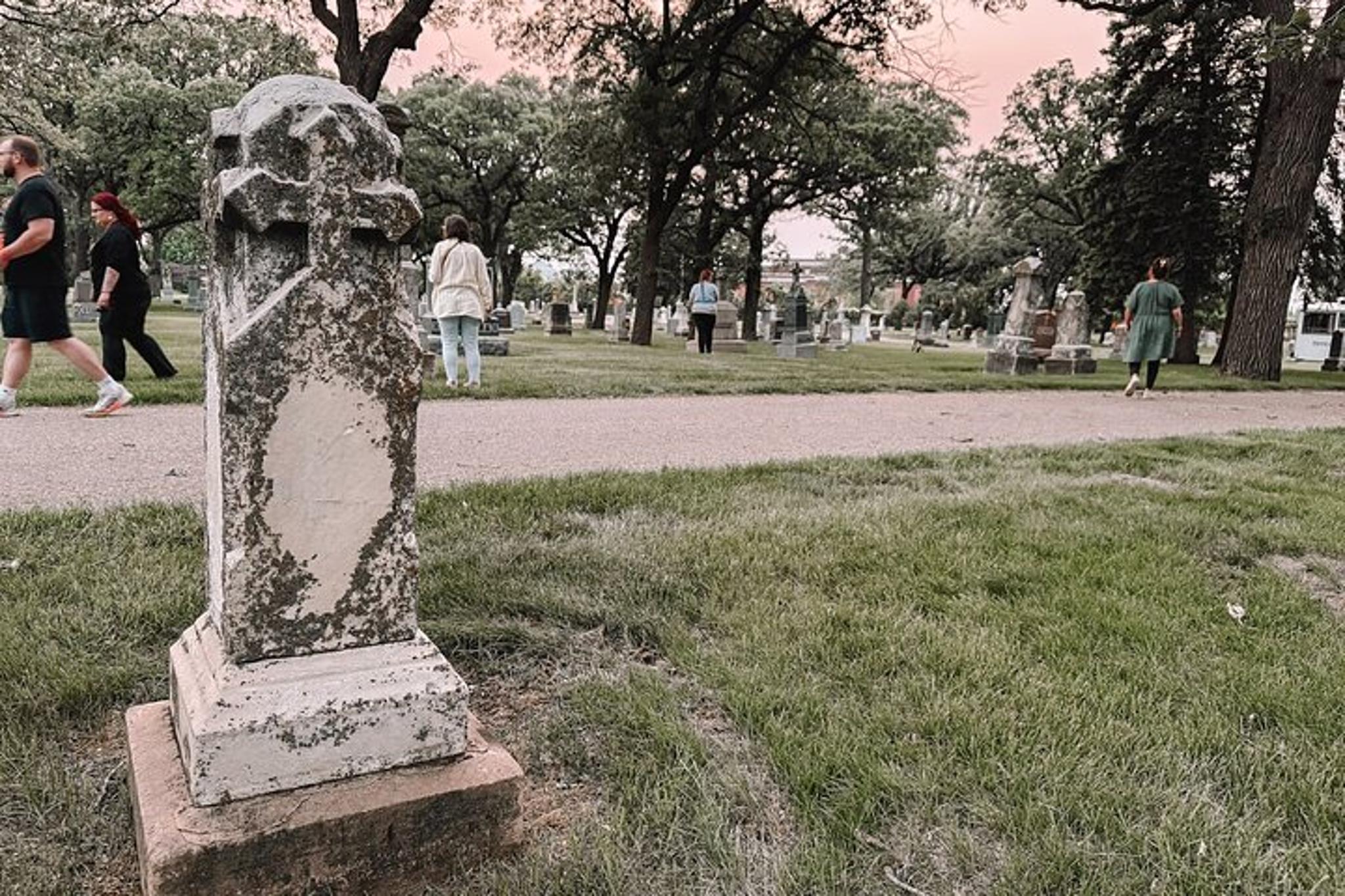 Minneapolis Ghost Hunt Tour 90 min - Image 4