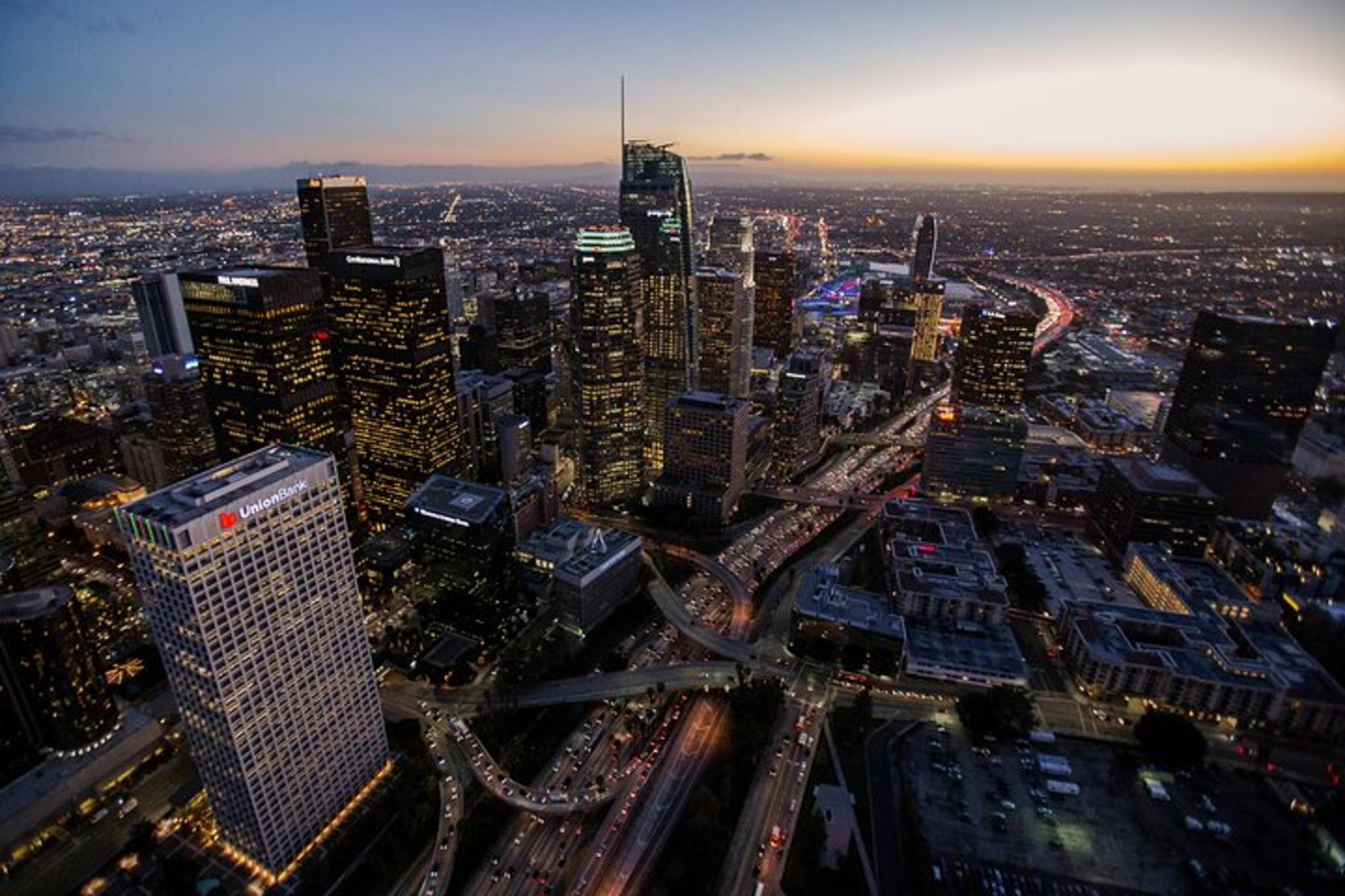 Los Angeles Helicopter Tour 65 Min - Image 4