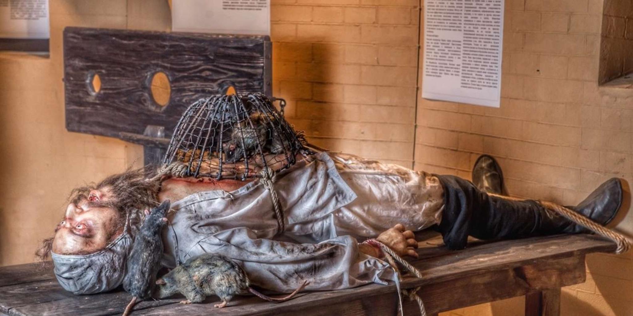 Los Angeles Medieval Torture Museum Tour with Ghost Hunting - Image 2