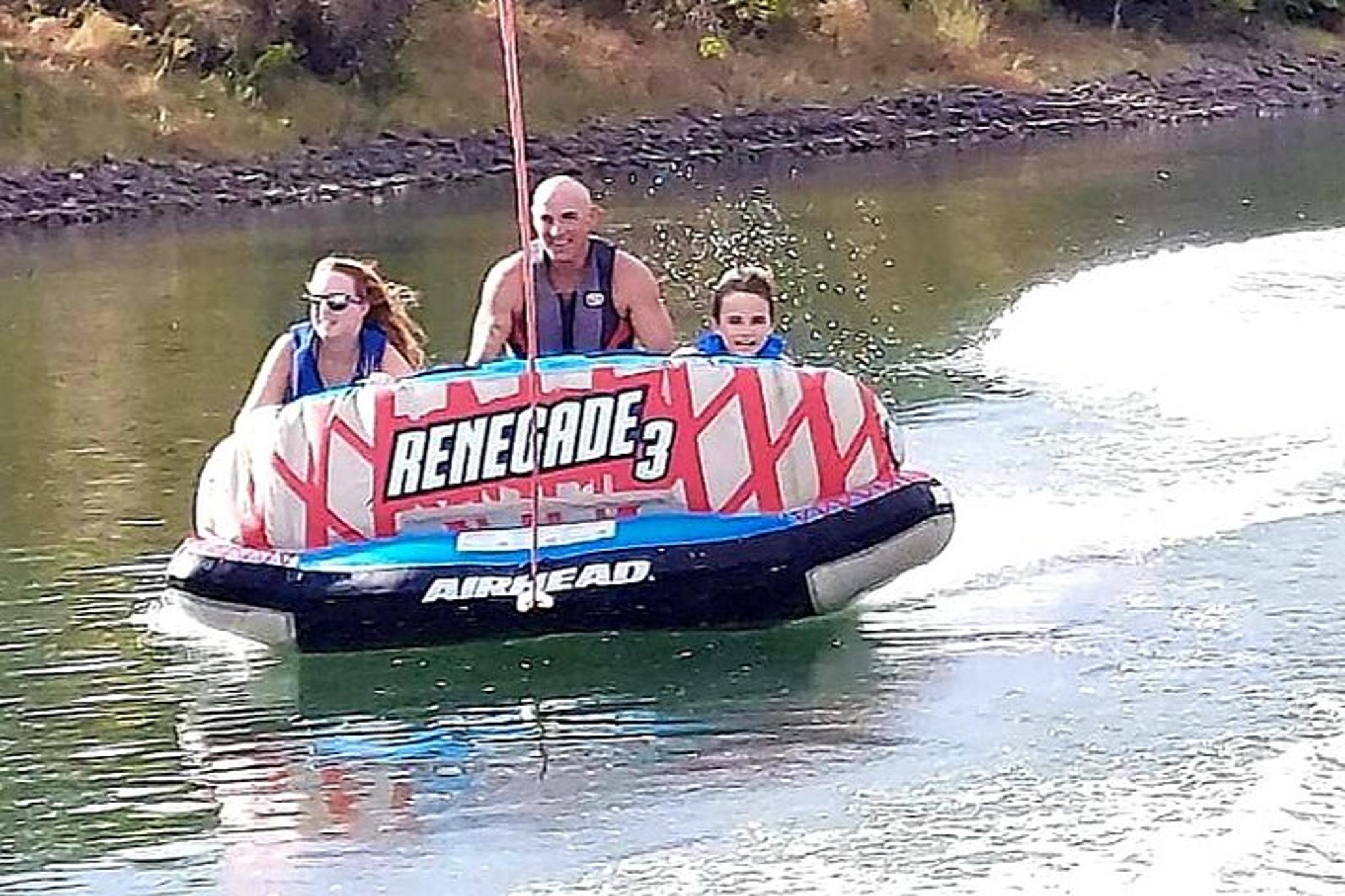 Sacramento Boat Tubing Rental Full Day - Image 2