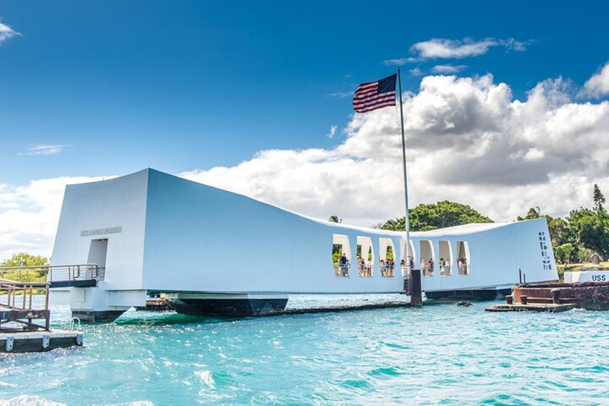 Honolulu Pearl Harbor and City Tour - Image 1