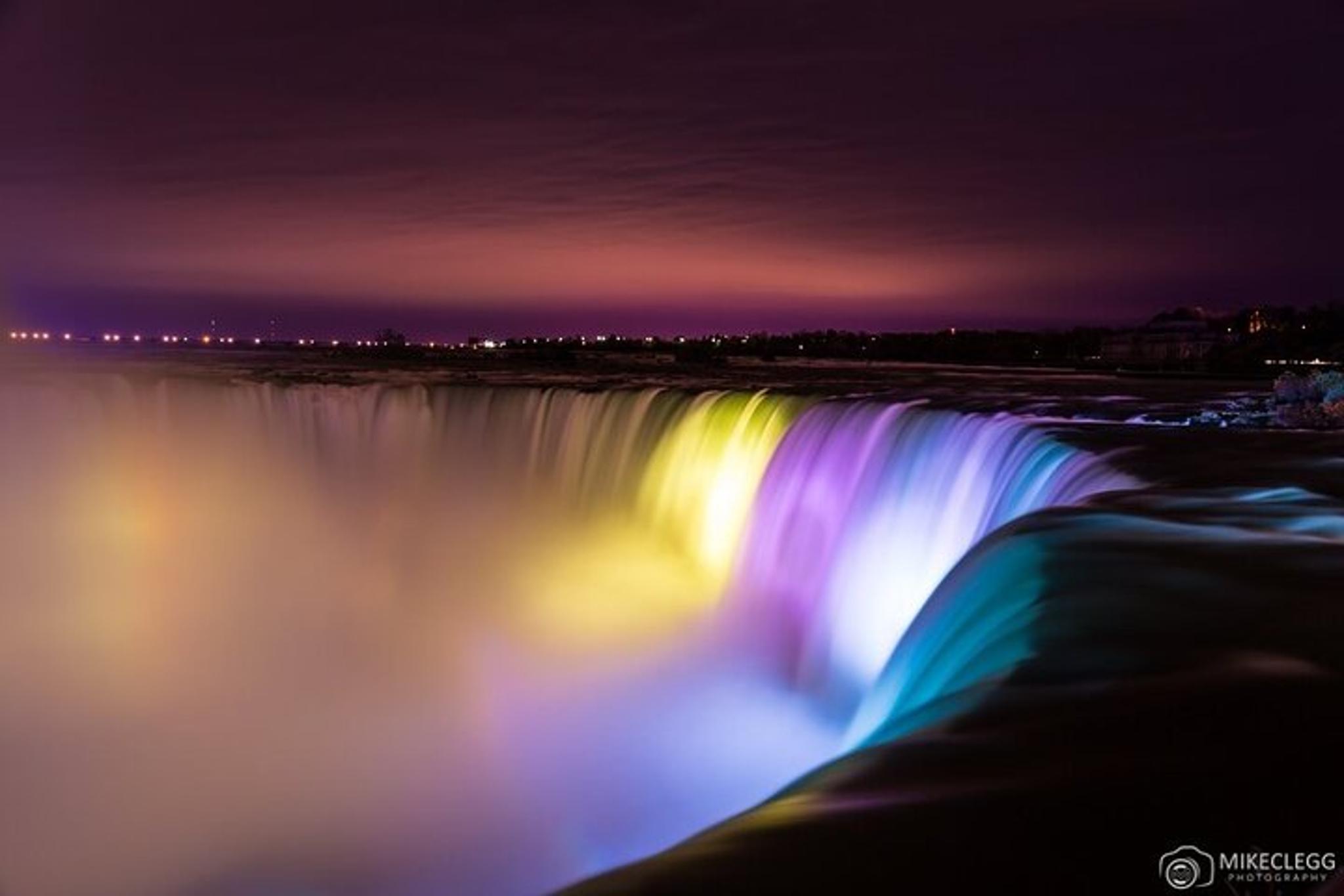 Niagara Falls Night Walking Tour - Image 1