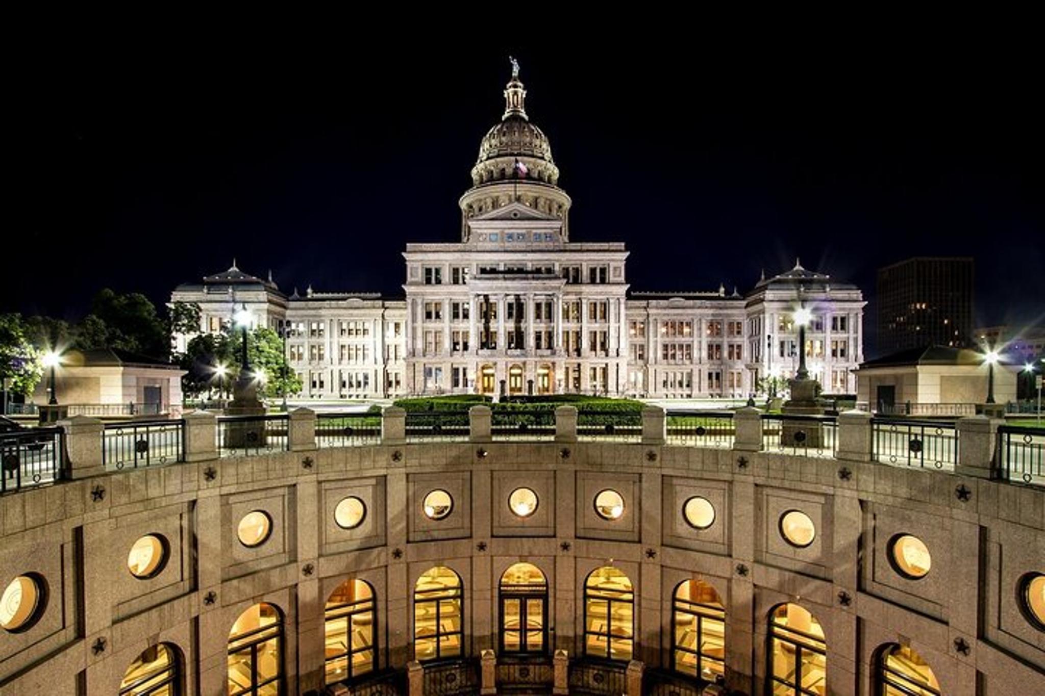 Austin Airport Transportation - Image 5