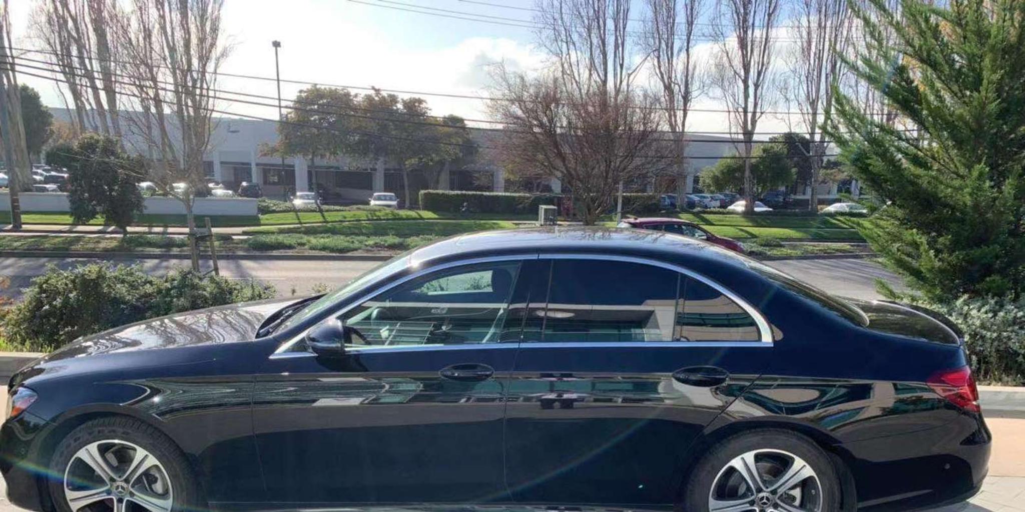 Oakland Private Airport Transfer - Image 3