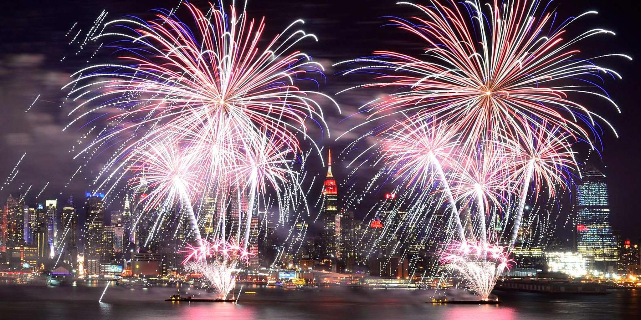 New York City Fireworks Cruise with Buffet & Drinks
