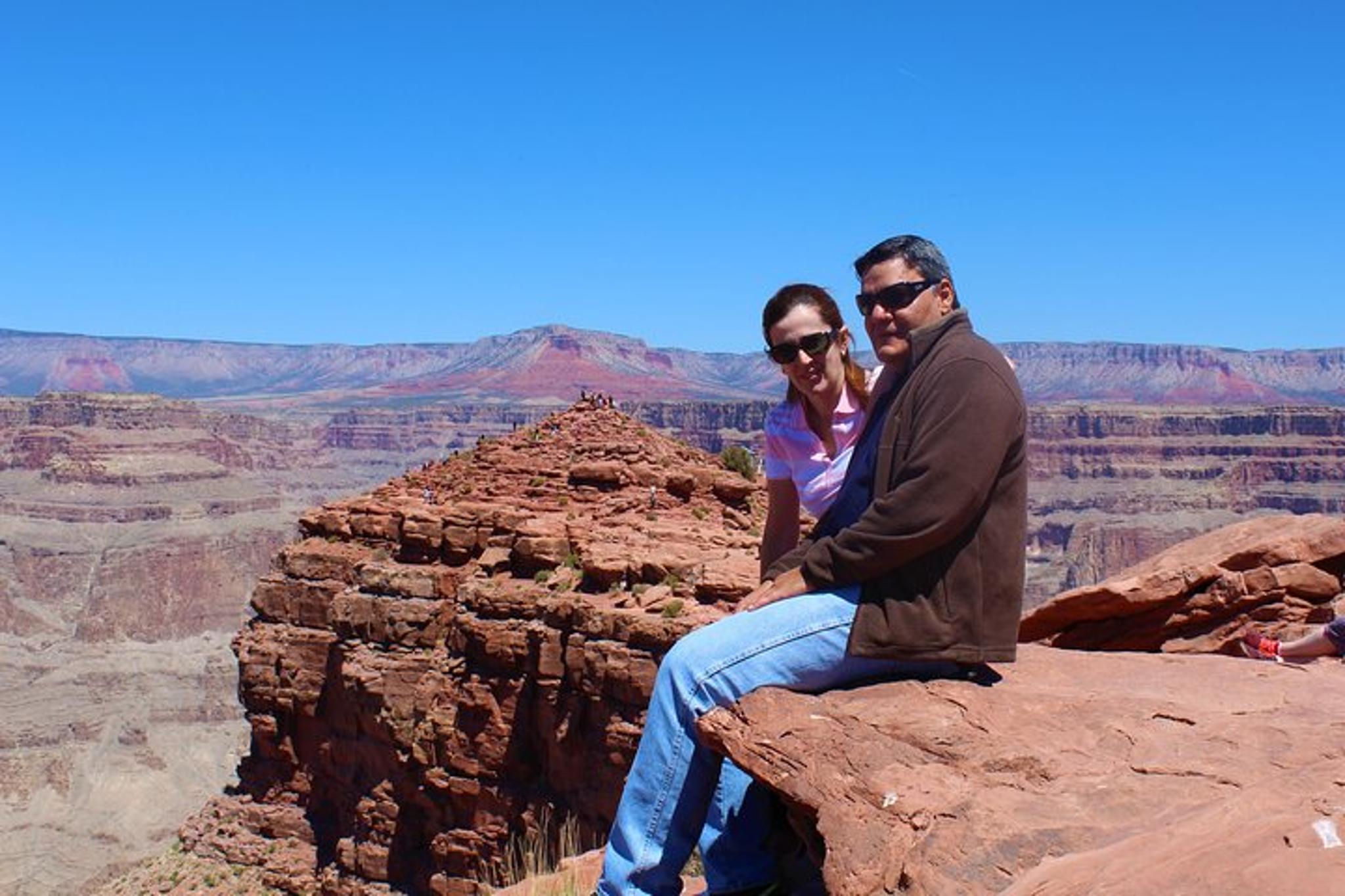 Grand Canyon Helicopter and Boat Tour in Spanish - Image 4
