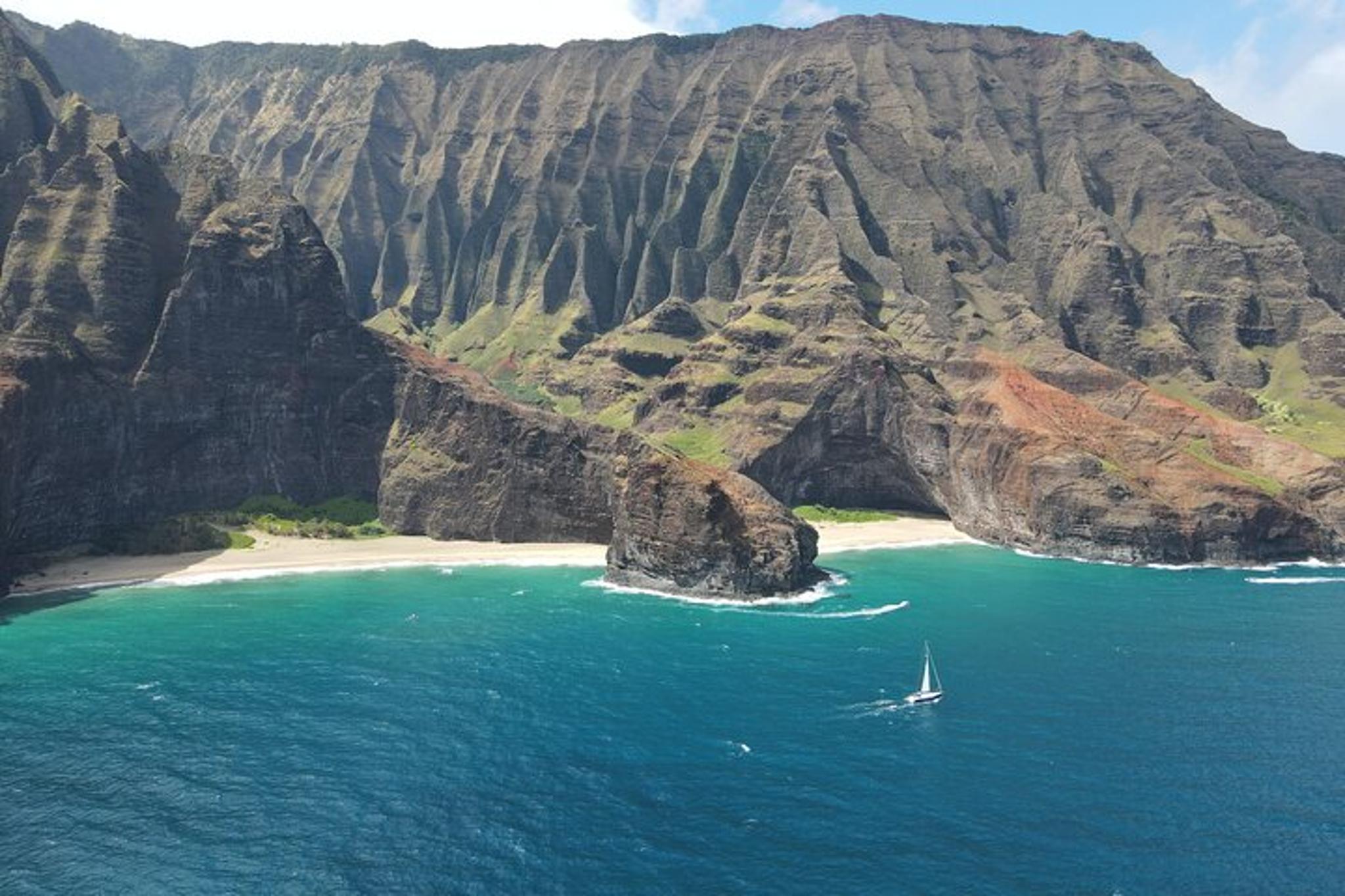 Waikiki Yacht Charter Sail - Image 4