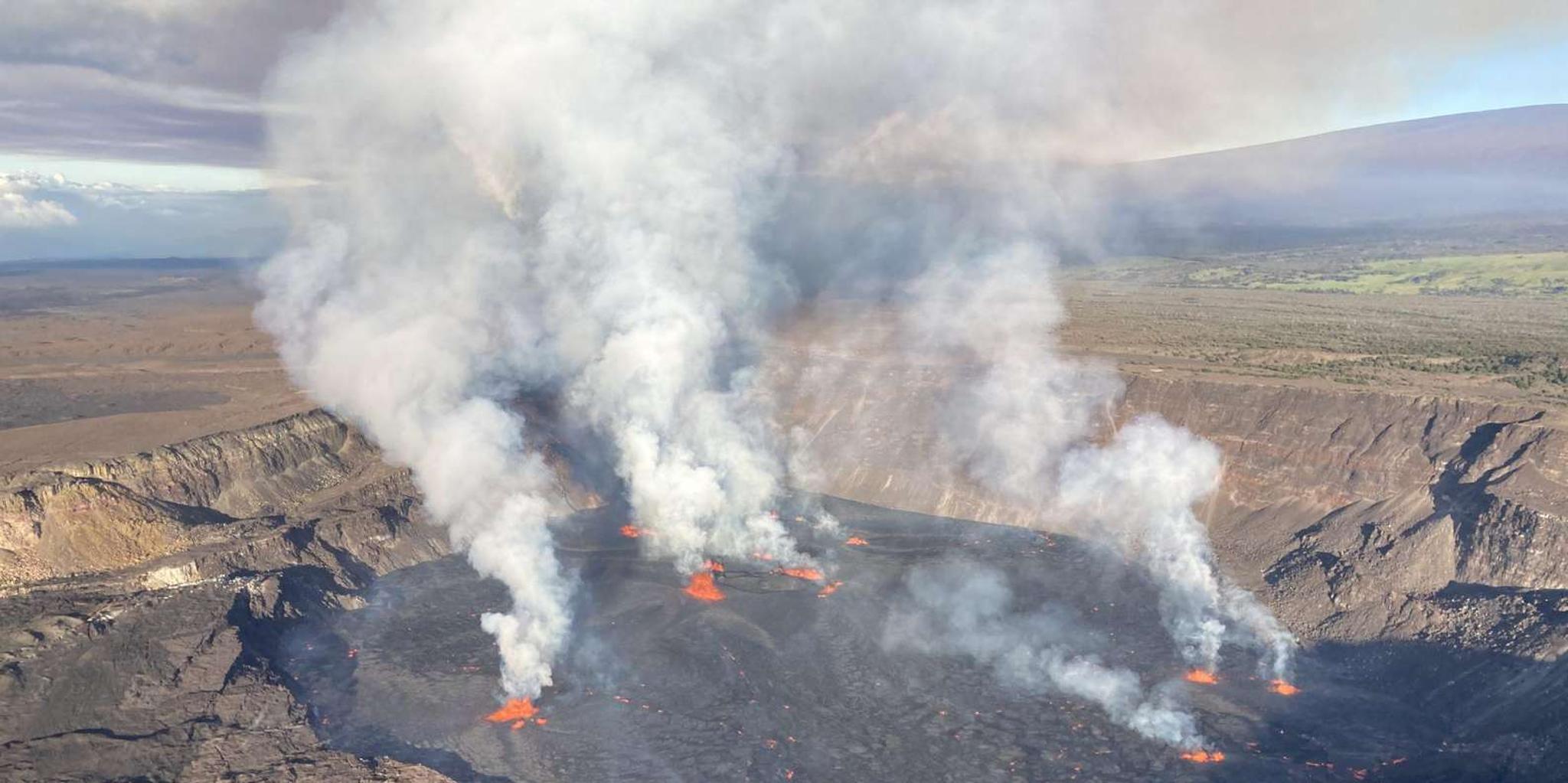 Big Island Volcanoes and Waterfall Tour - Image 6
