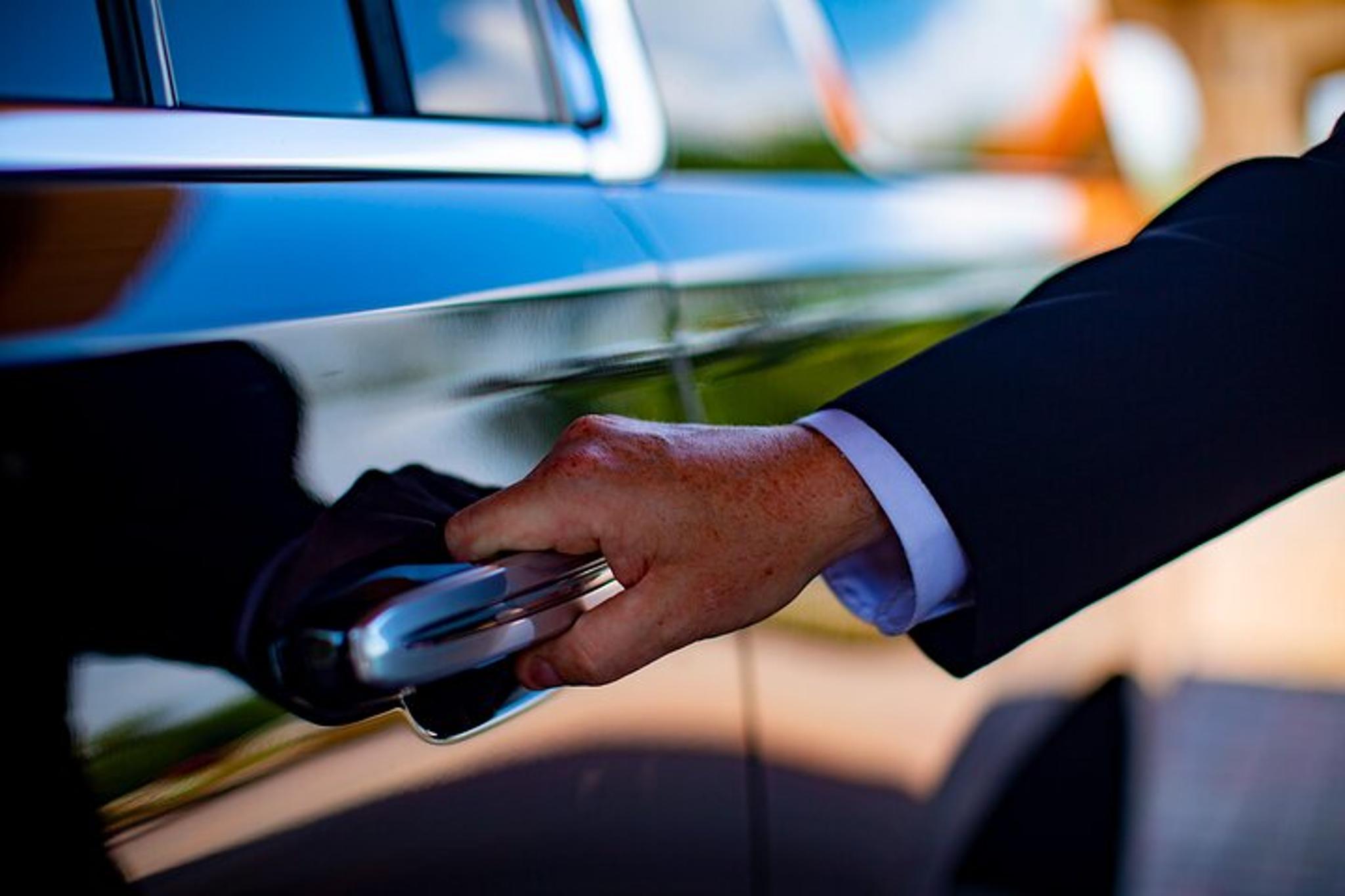 Jacksonville Airport Transportation - Image 2
