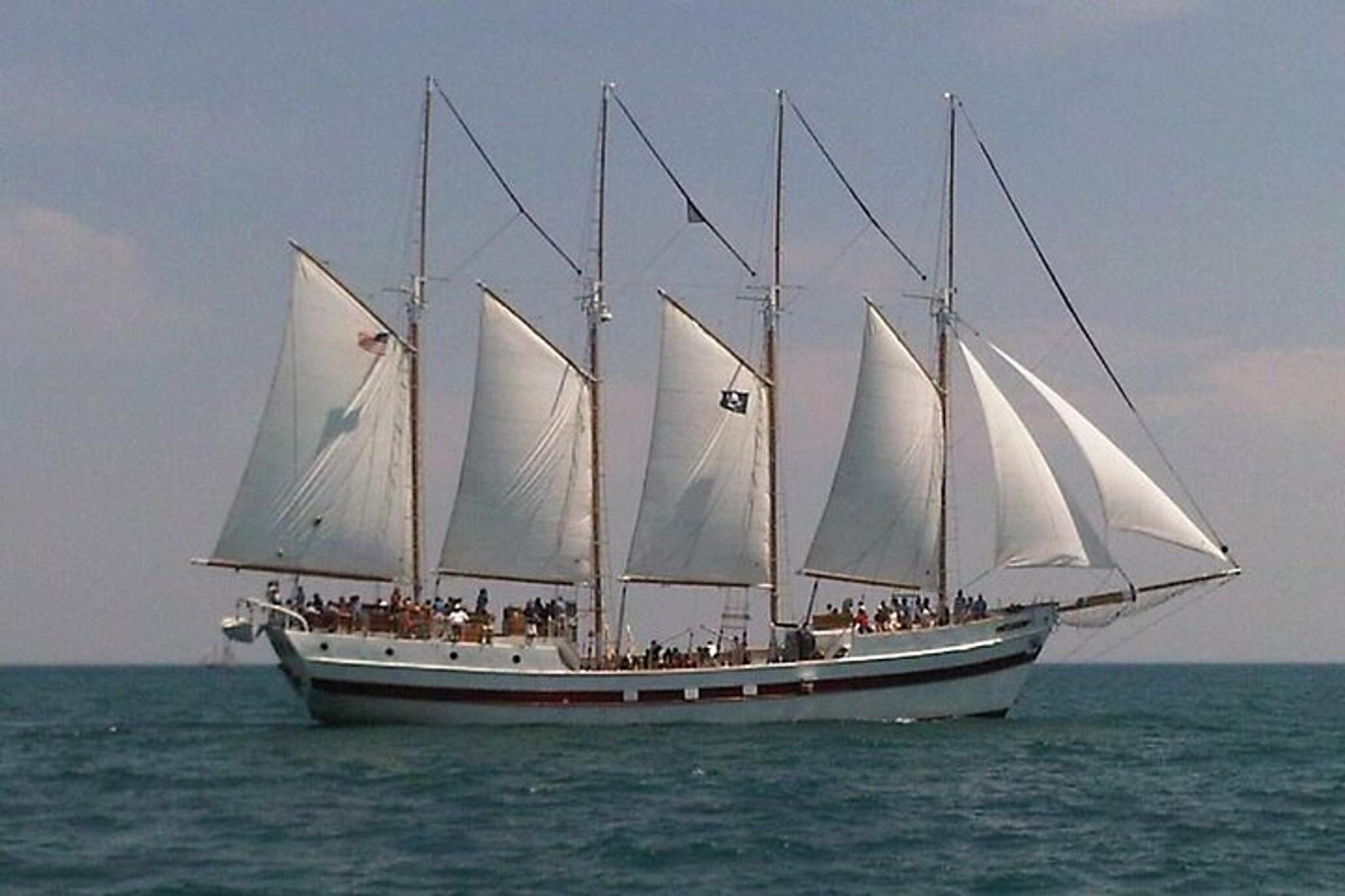 Chicago Fireworks Cruise on Tall Ship Windy - Image 4