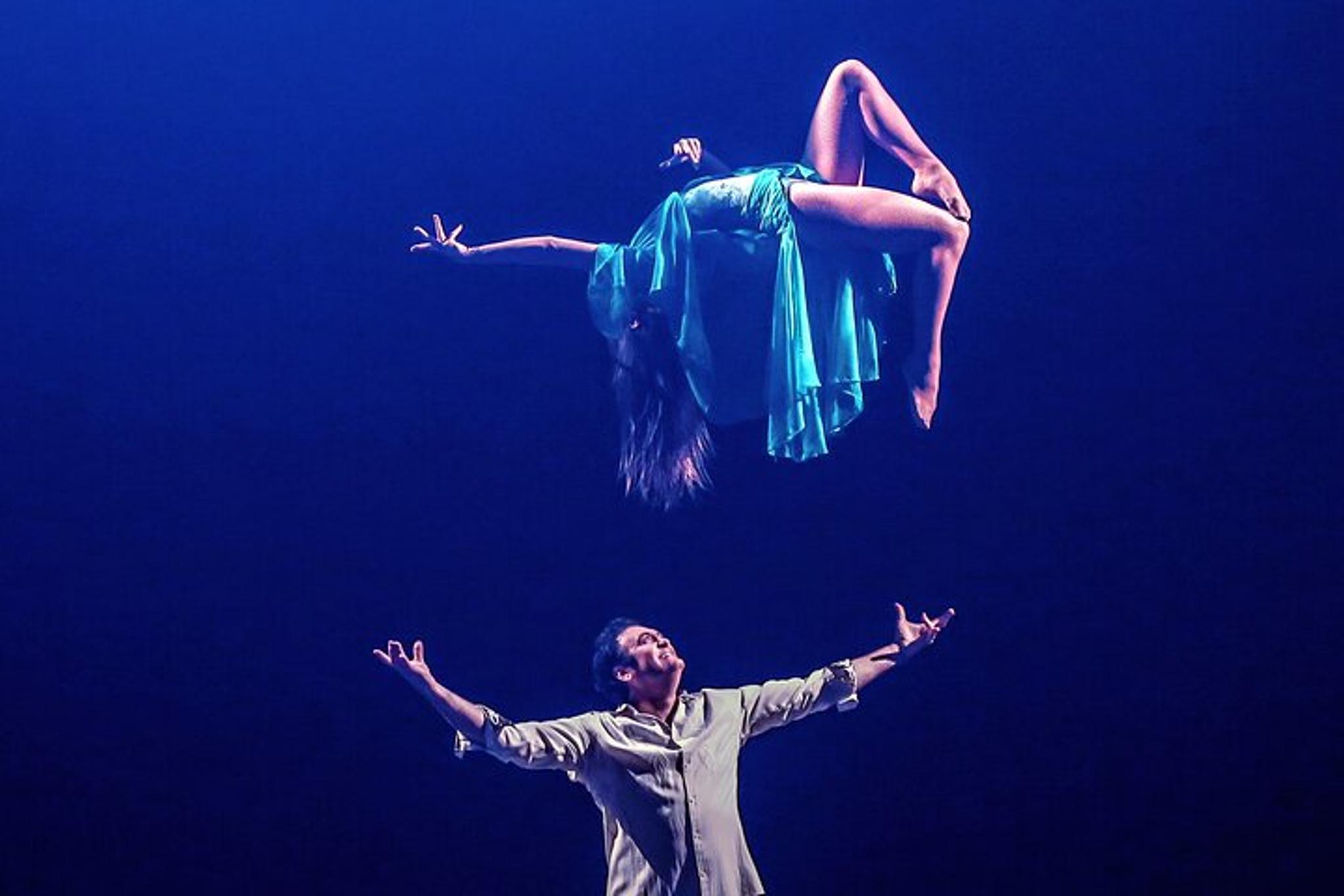 Branson Illusionist Show at Mansion of Dreams 2 hr - Image 3