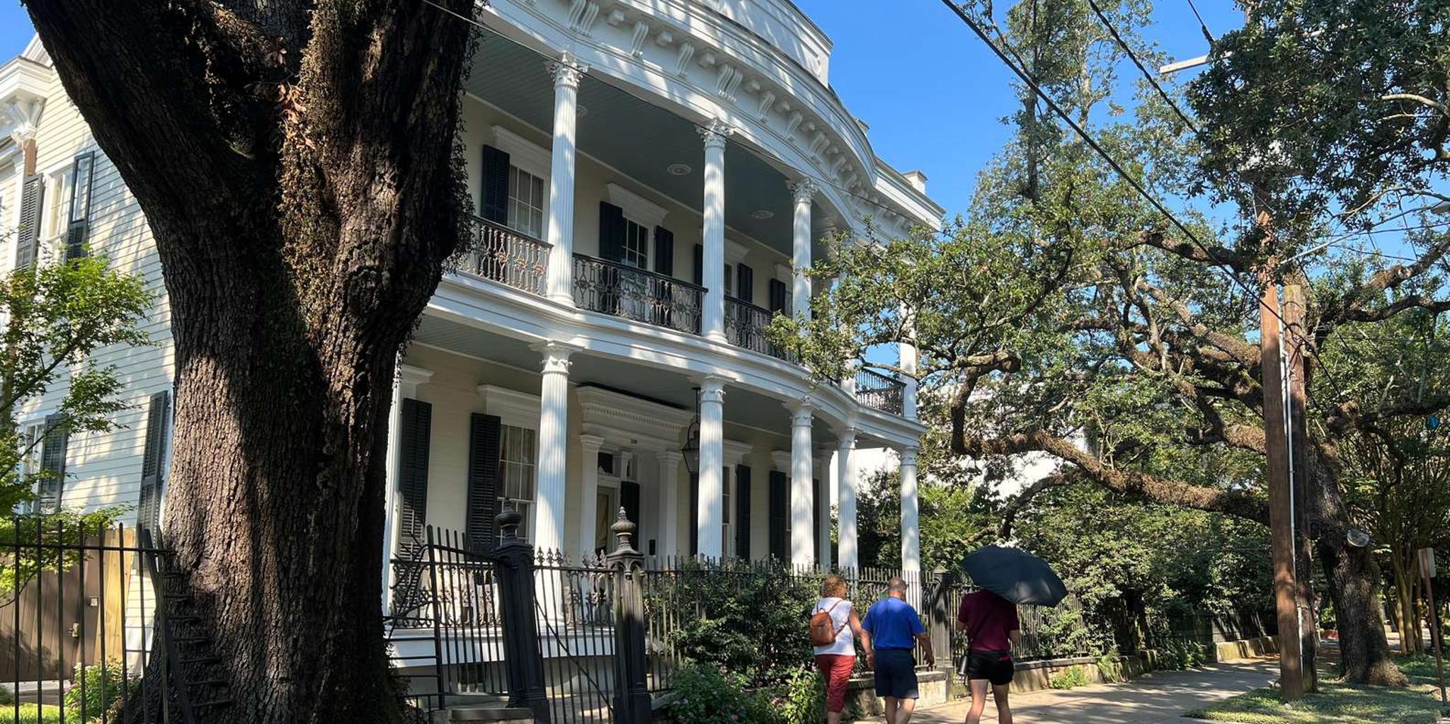 New Orleans Garden District Architecture Walking Tour