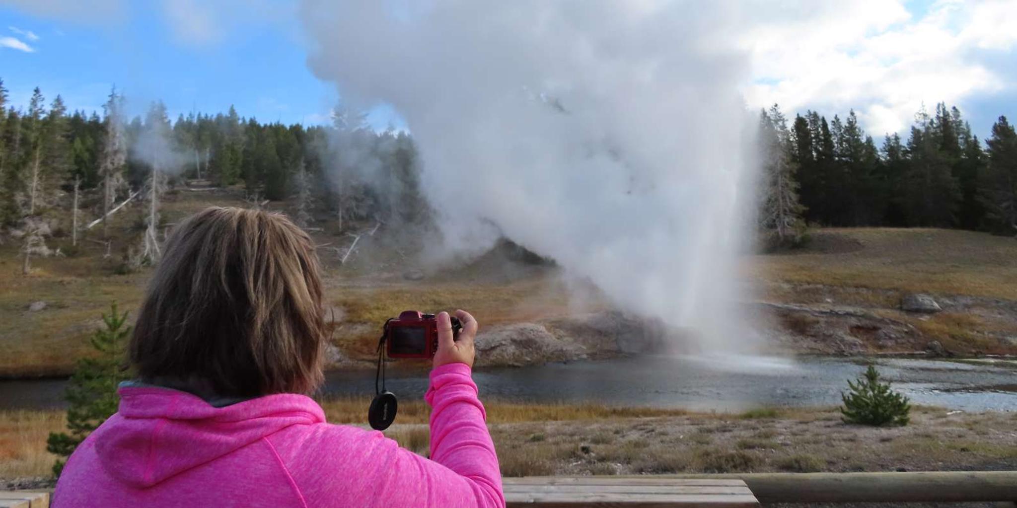 Yellowstone Upper Geyser Basin Hike with Lunch - Image 5