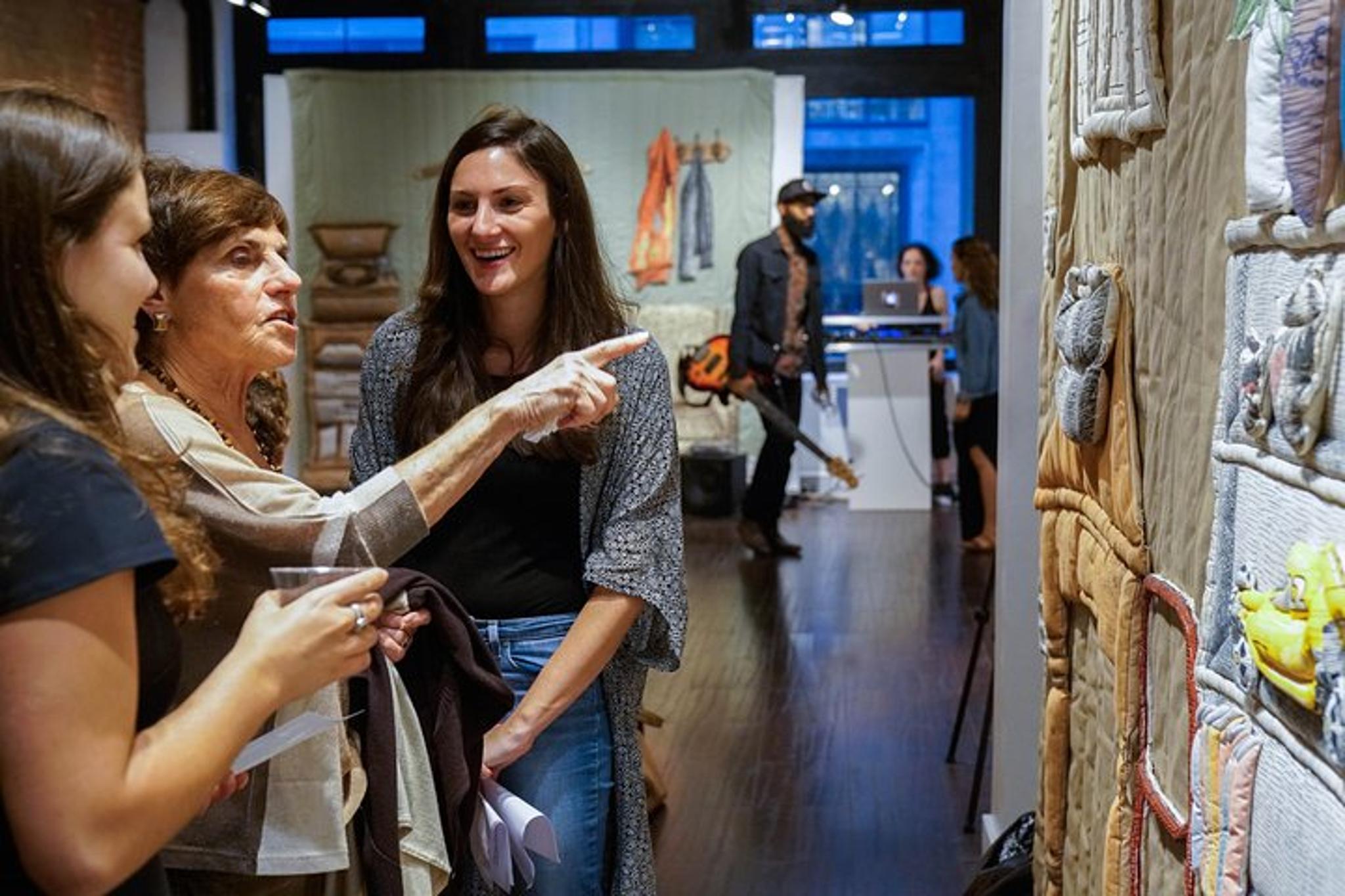 New York City Art Discovery Walk - Image 3