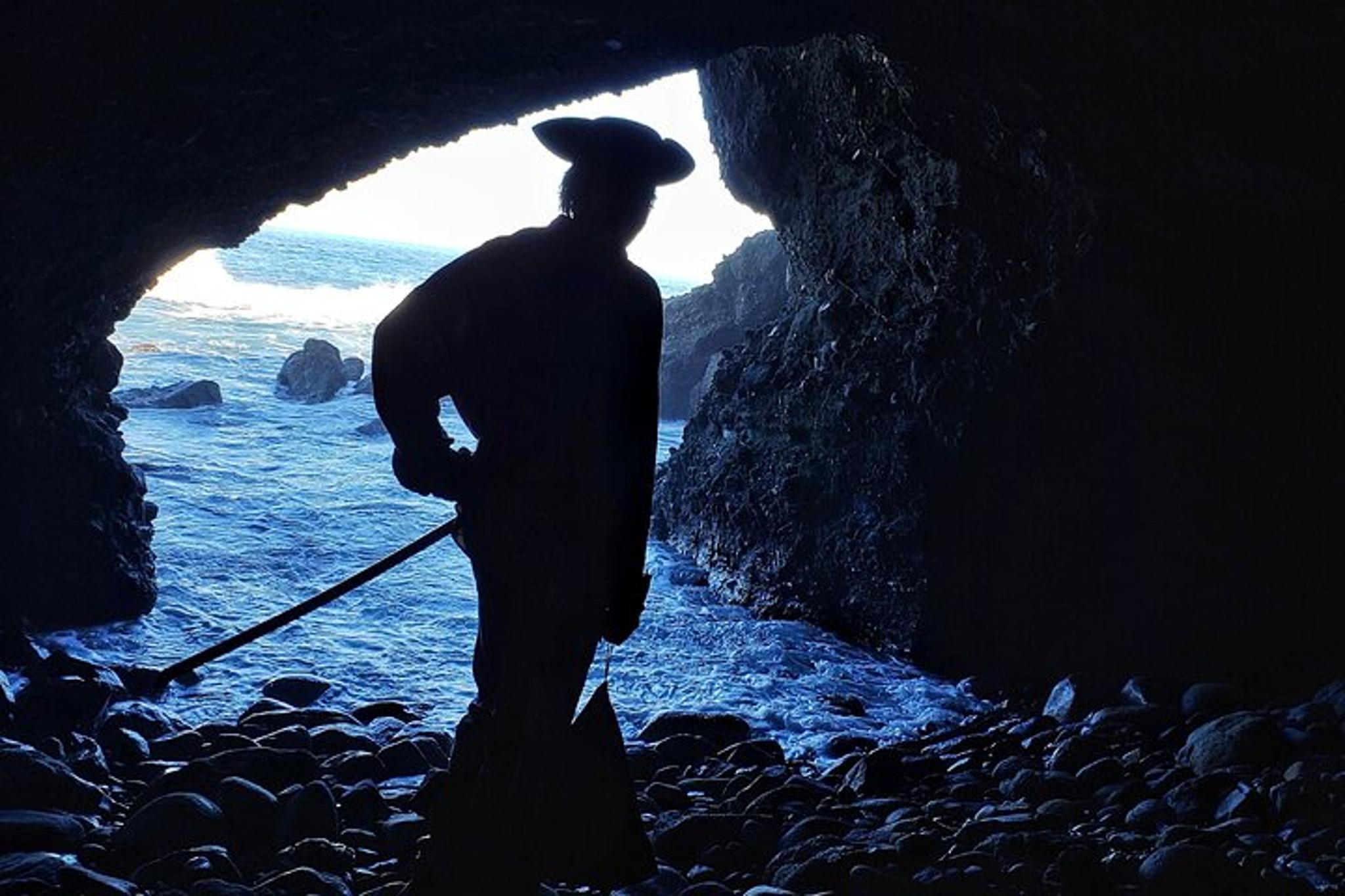 Dana Point Sea Cave Tide Pool Walk - Image 5