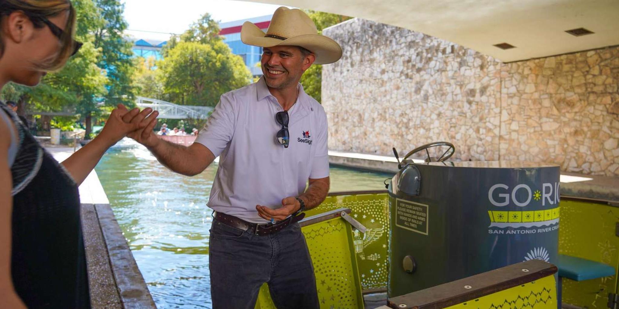 San Antonio Riverwalk Tour with River Boat Cruise - Image 2