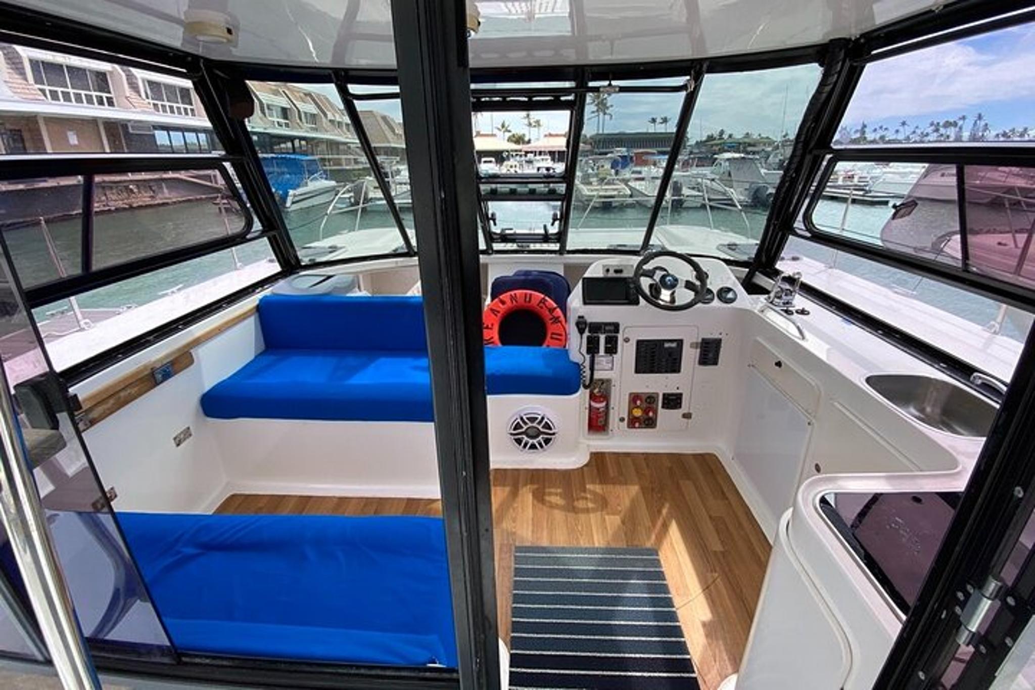 Waikiki Turtle Canyon Snorkel Boat Tour - Image 2