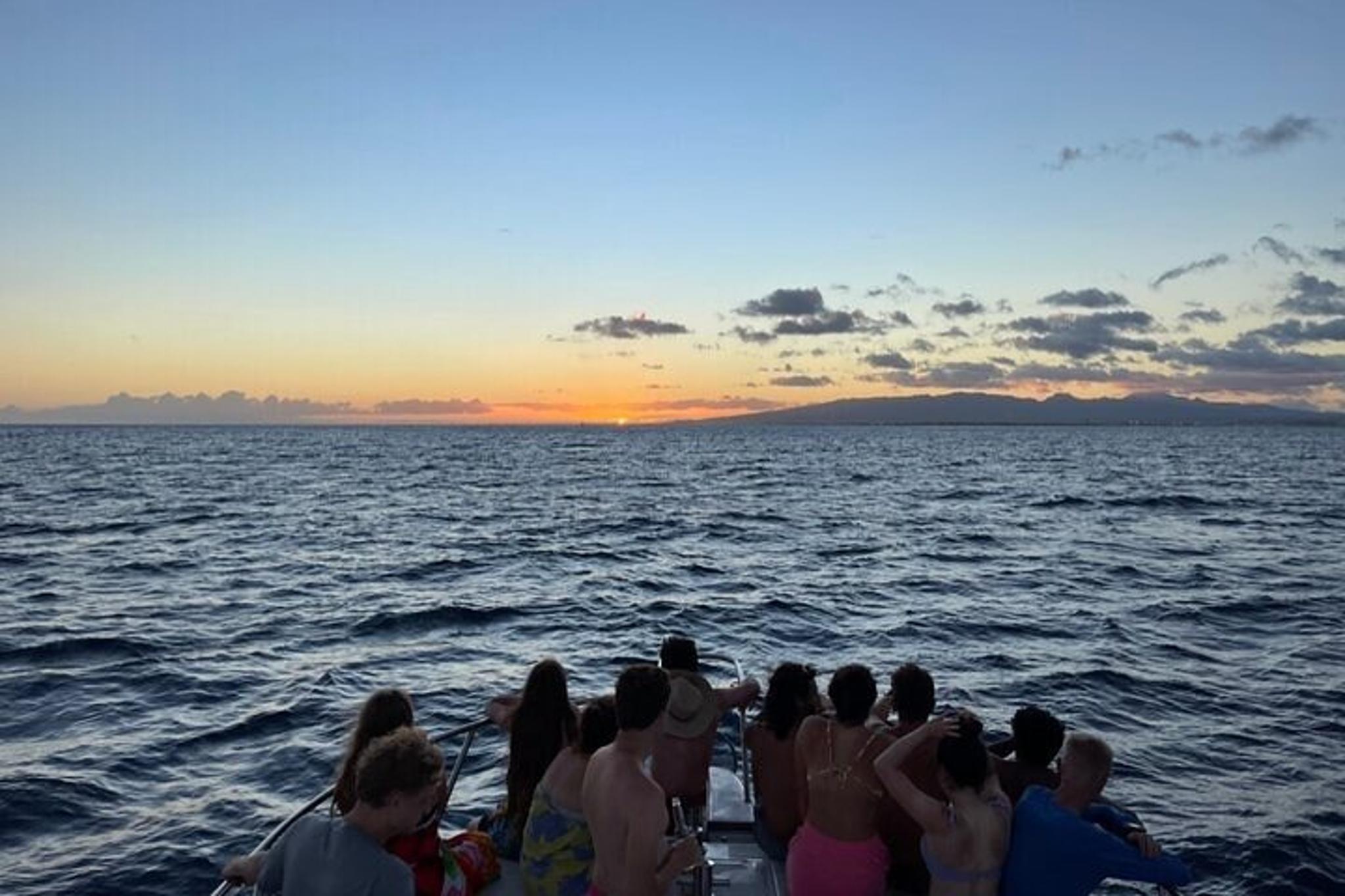 Waikiki Boat Cruise at Sunset 90 min - Image 5