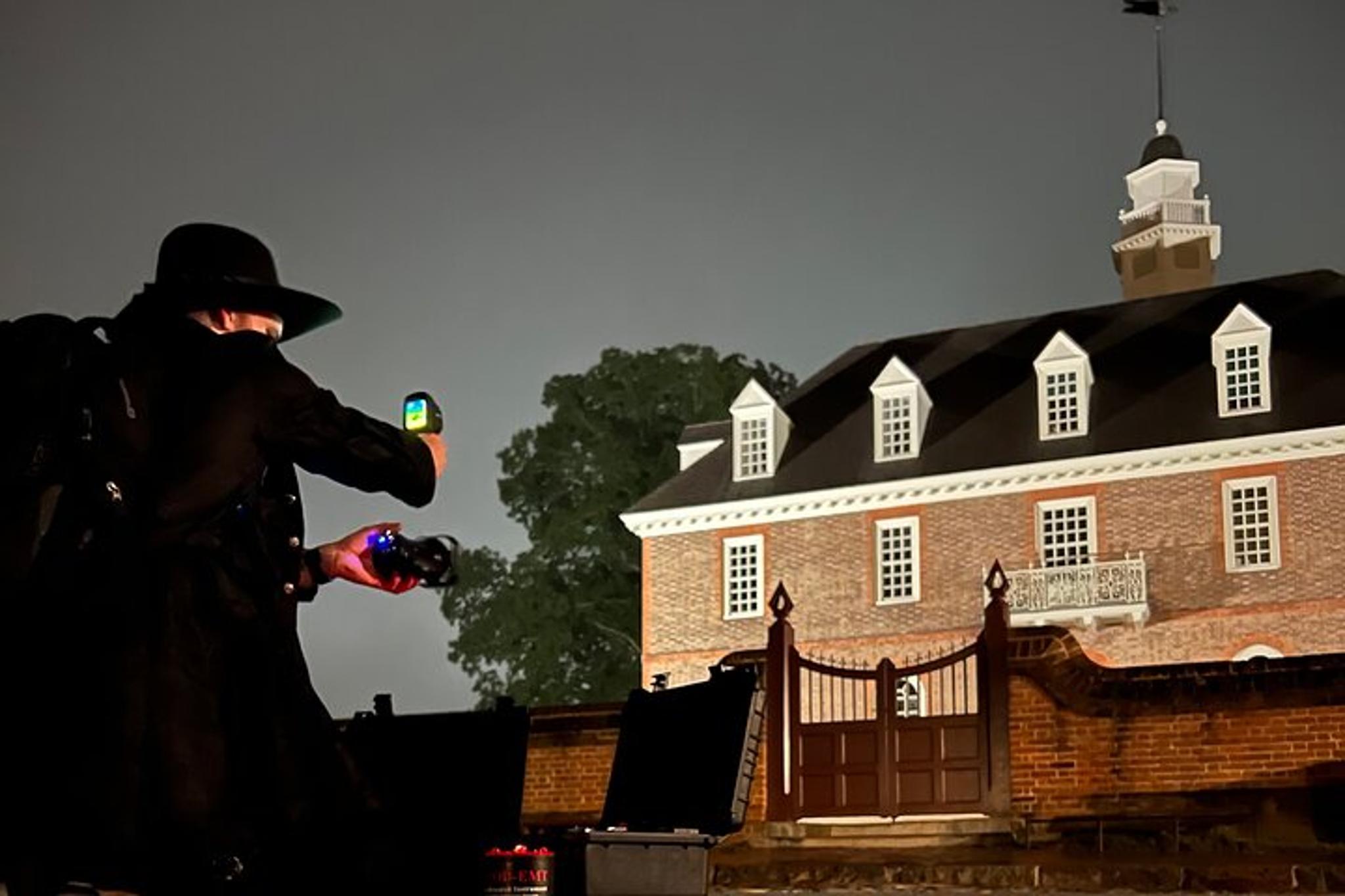 Williamsburg Ghost Tour with Paranormal Equipment - Image 6