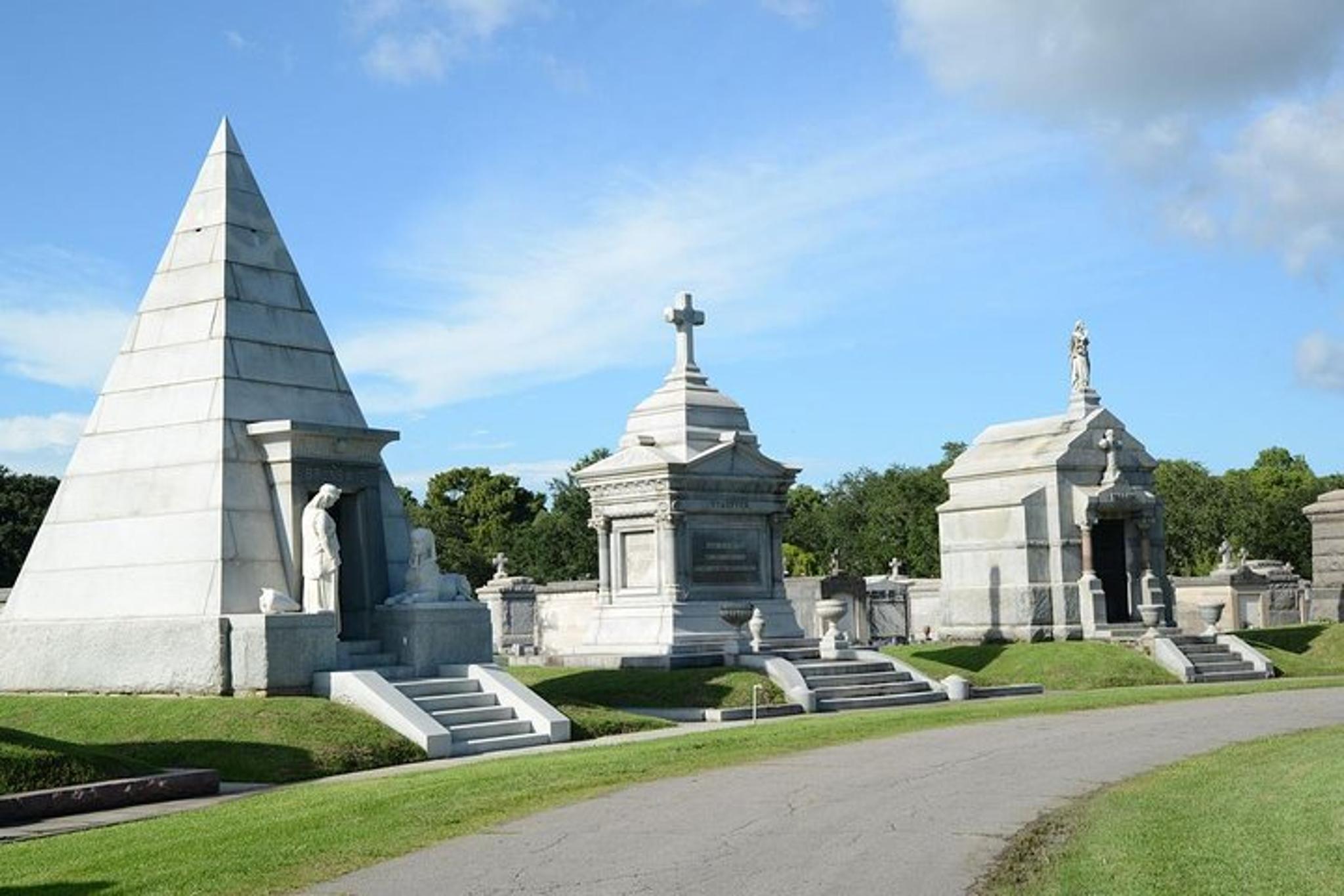 New Orleans City & Cemetery Tour - Image 2