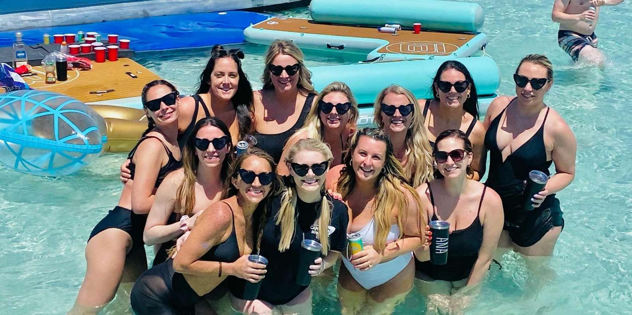 Destin Crab Island Tiki Boat Tour 3-4 hr - Image 2