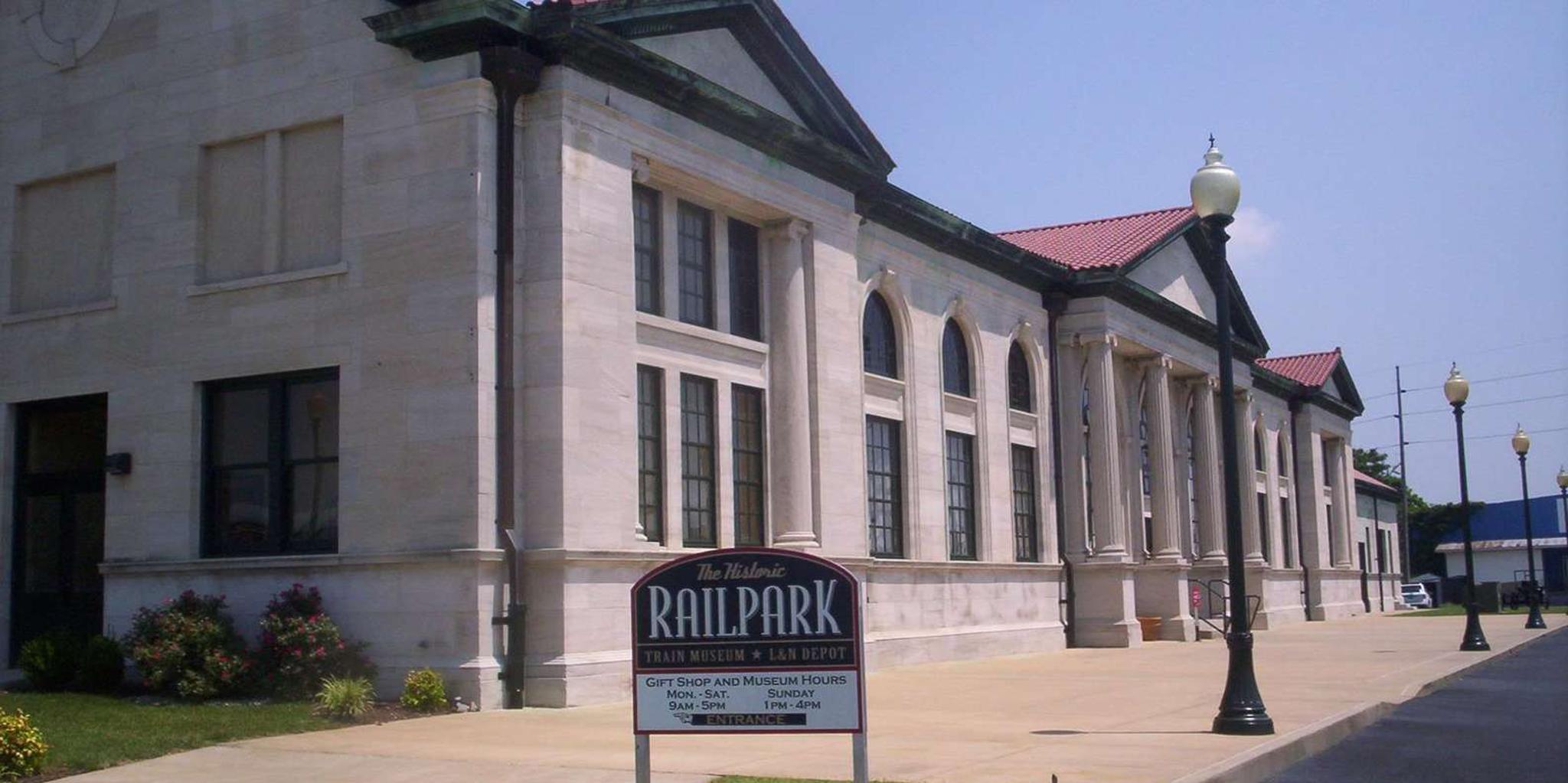 Bowling Green Historic RailPark & Train Museum Tour