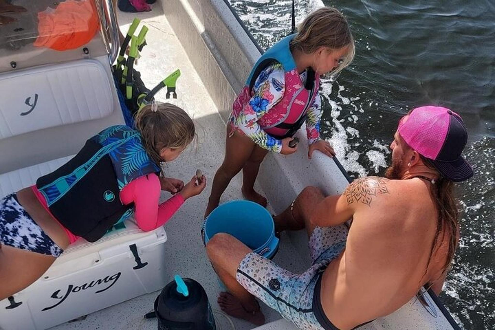 Crystal River Scalloping Charter for 4 - 5 Hours - Image 3
