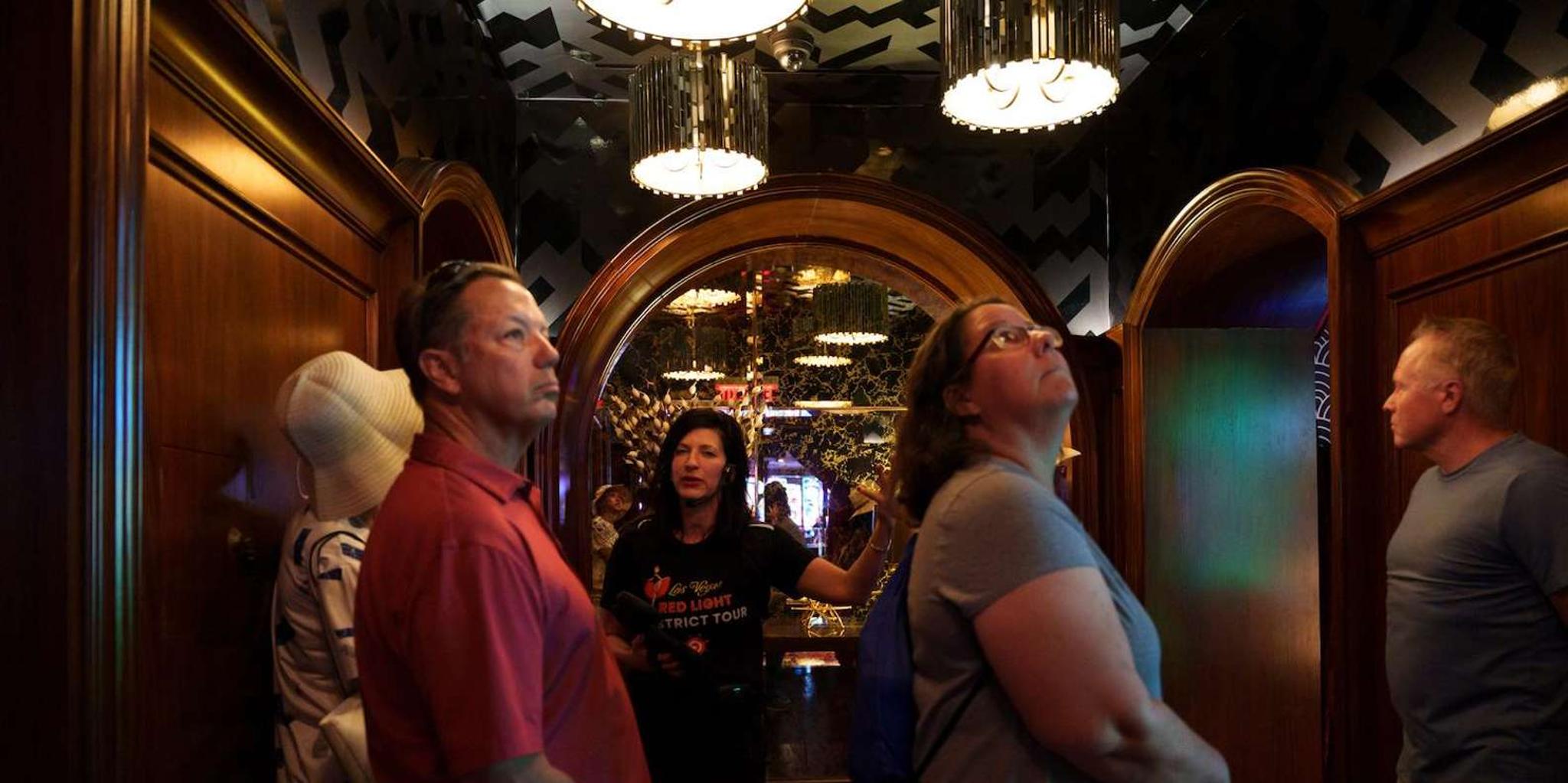 Las Vegas Fremont Street Secrets & Red Light History Walk - Image 4