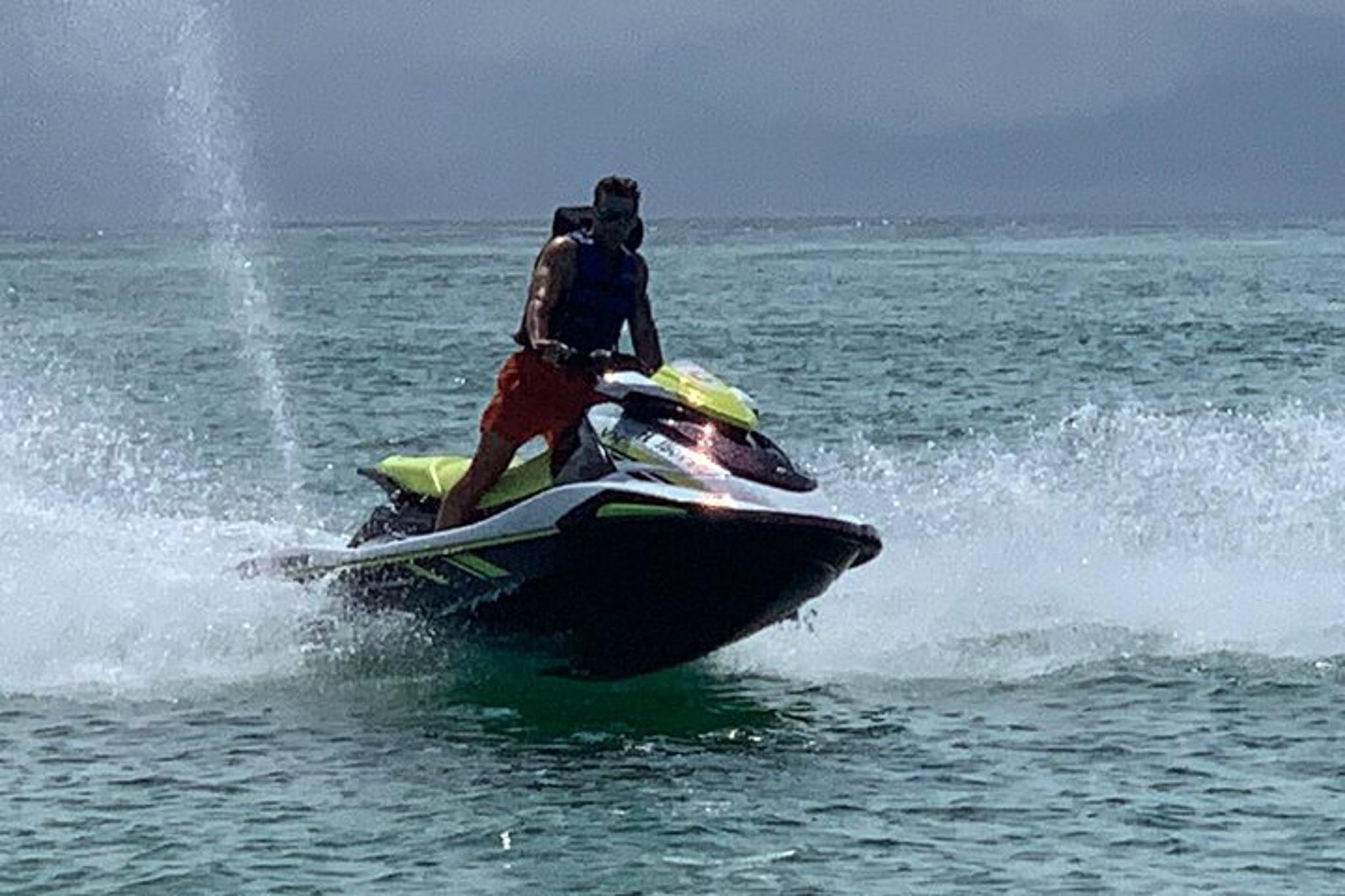 Destin Waverunner Rental with Crab Island Access - Image 5