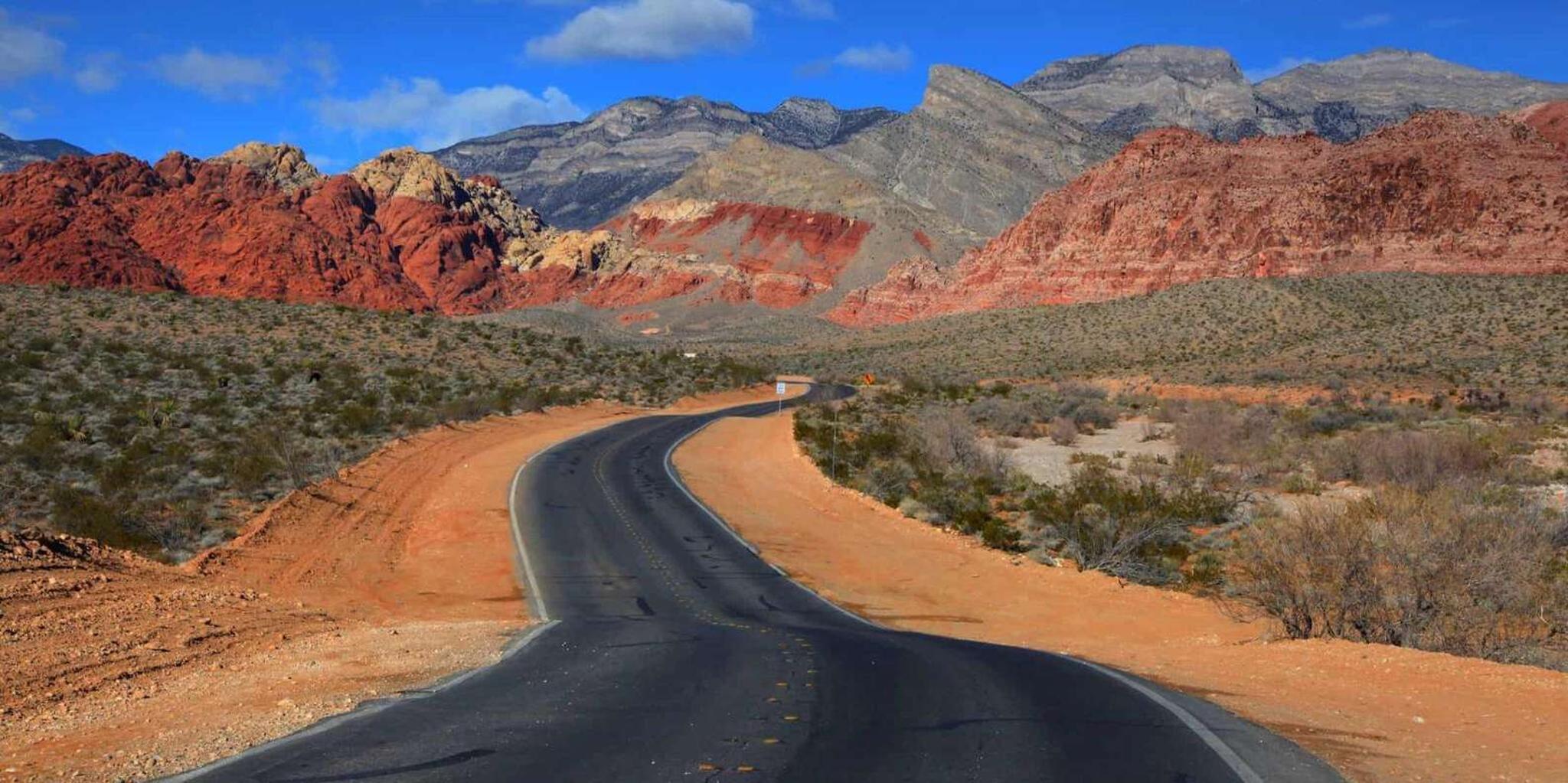 Las Vegas Red Rock Canyon & 7 Magic Mountains Tour - Image 2