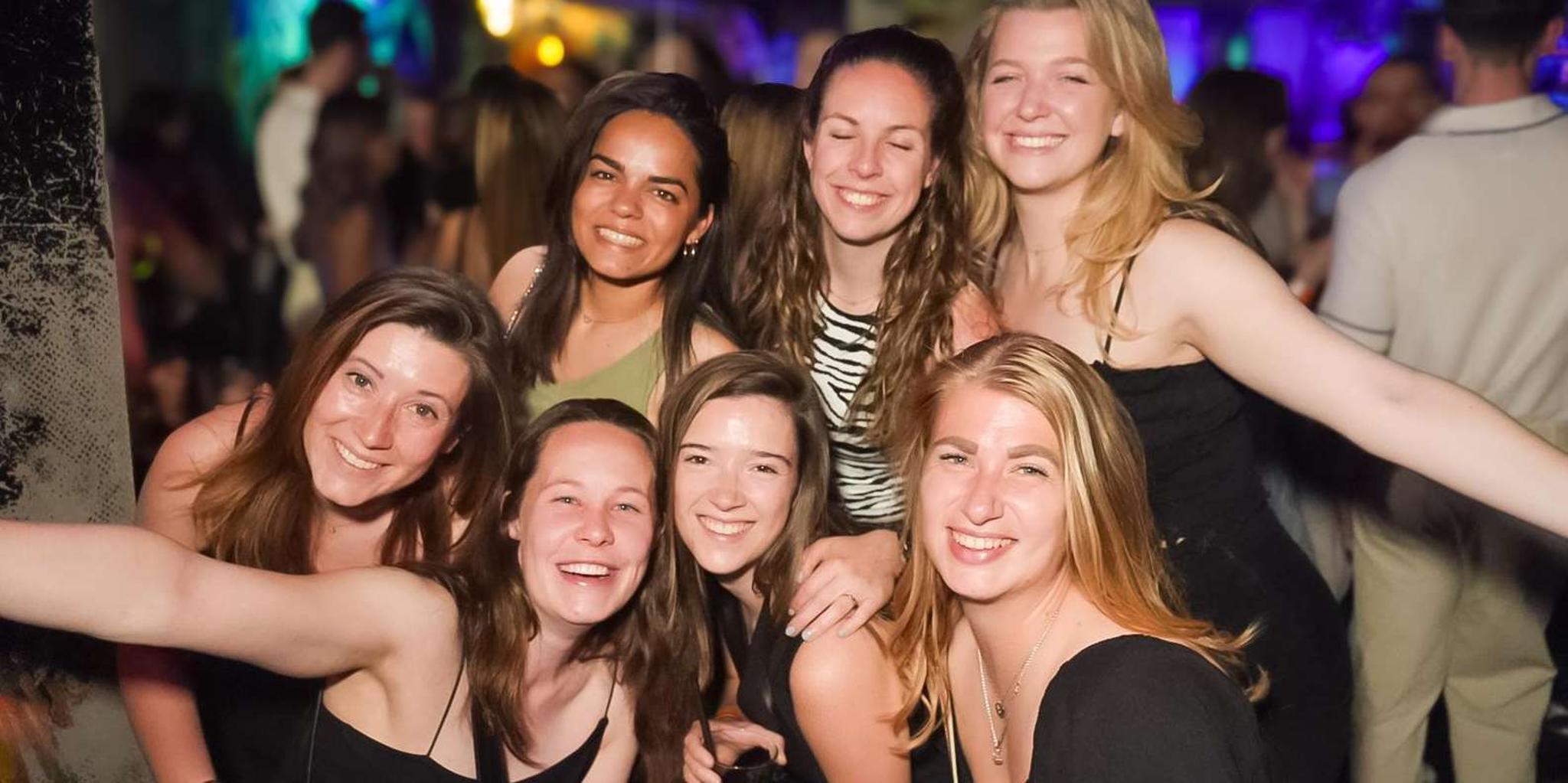 Miami Pub Crawl and Club Entry in Wynwood - Image 4