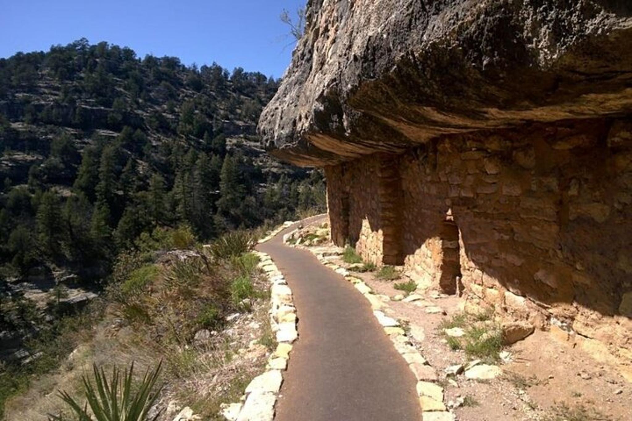 Phoenix Meteor Crater and Walnut Canyon Tour