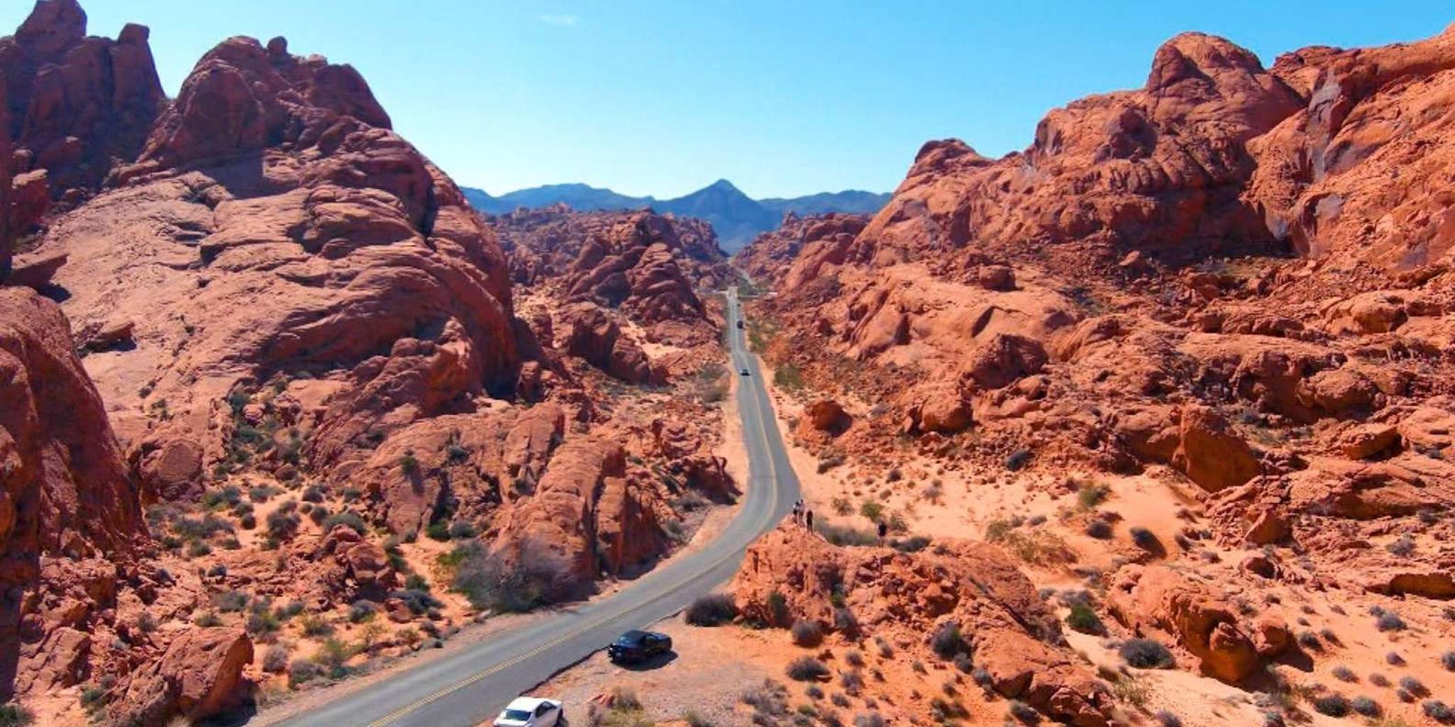 Las Vegas Valley of Fire and Seven Magic Mountains Tour - Image 2