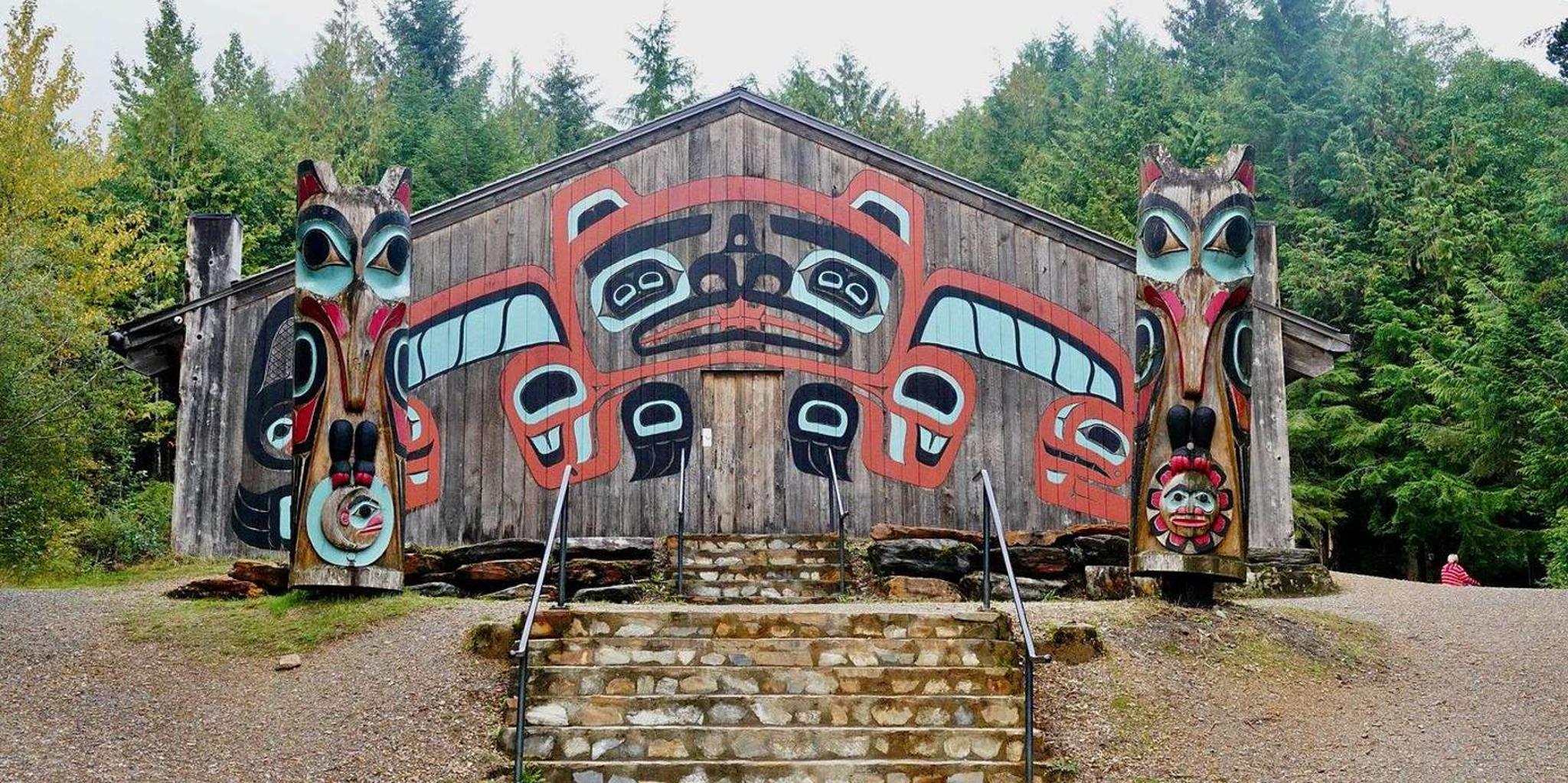 Ketchikan City Tour and Saxman Village with Salmon Tasting