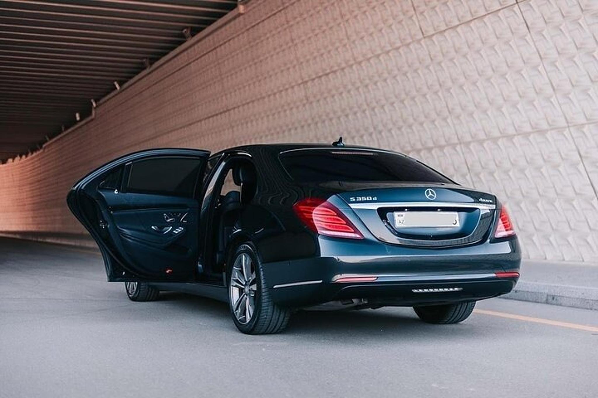 Oakland Private Airport Transfer by Sedan - Image 2