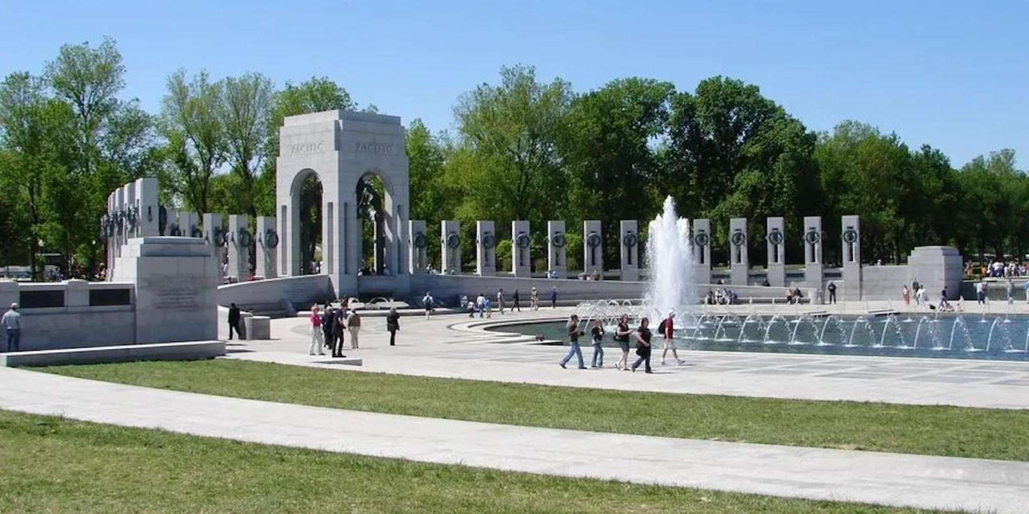 Washington DC Monuments Morning Bus & Walking Tour - Image 3