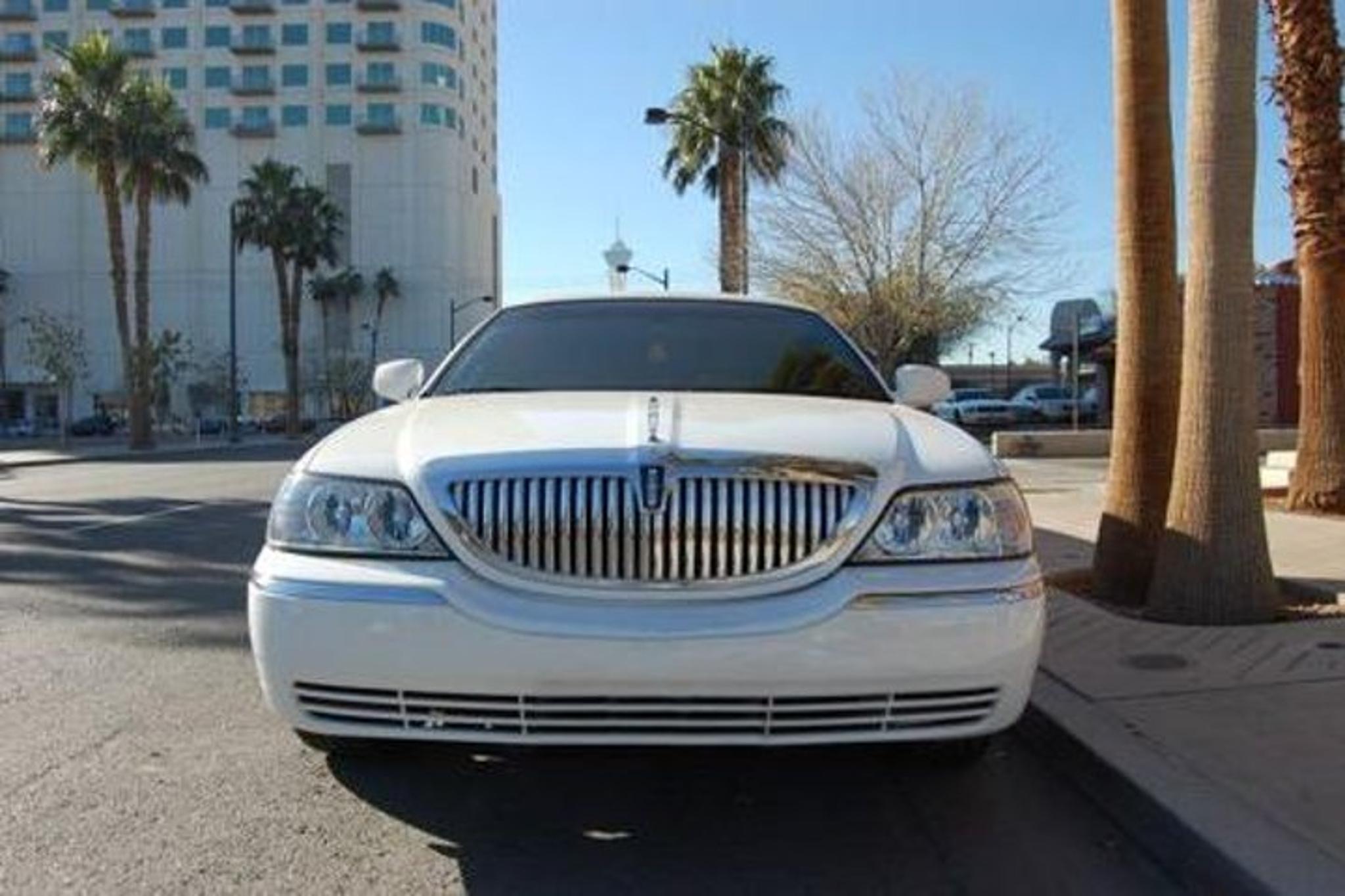 Las Vegas Airport Limousine Transfer - Image 2