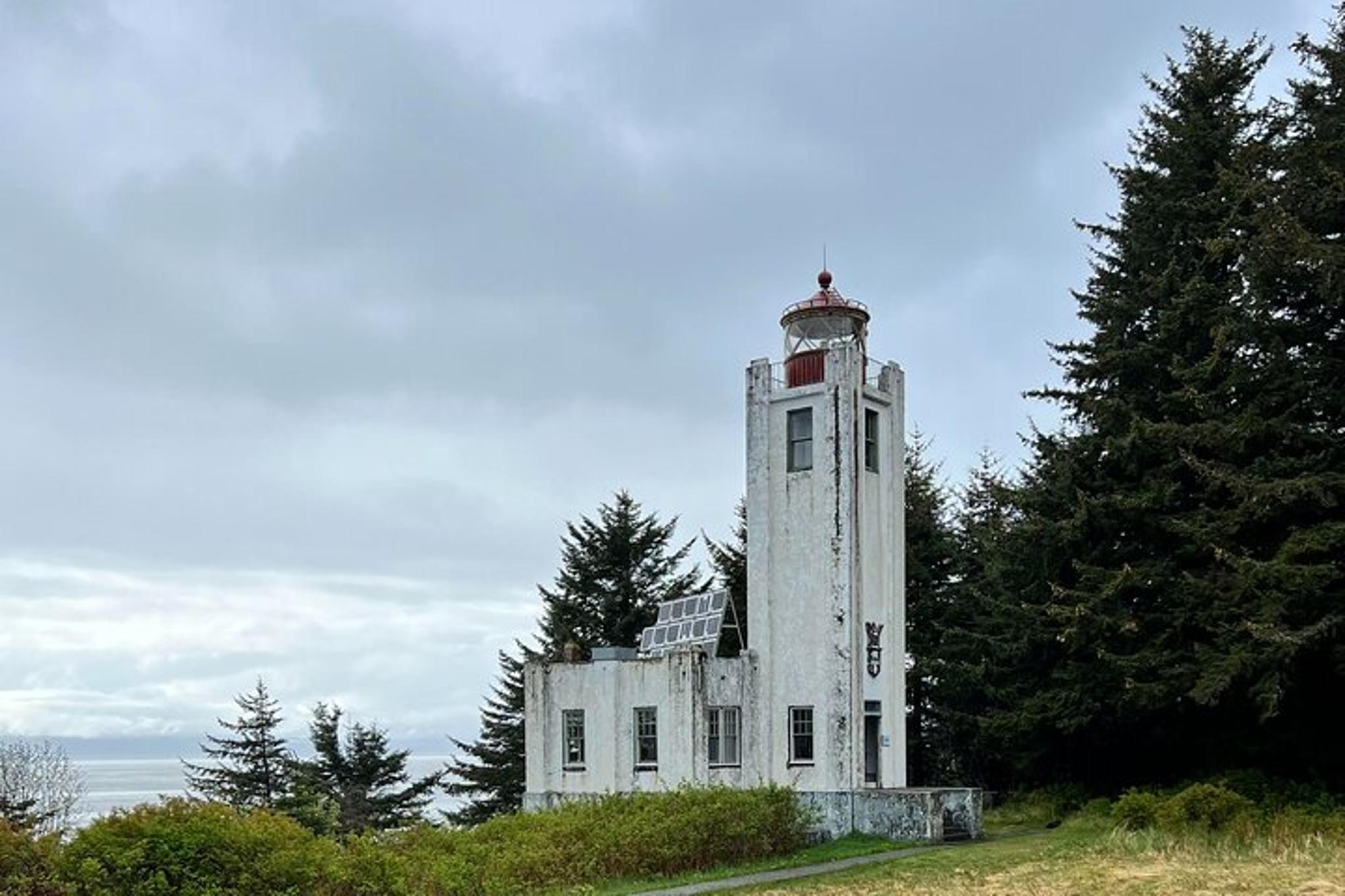 Juneau Whale Watching and Lighthouse Tour - Image 4