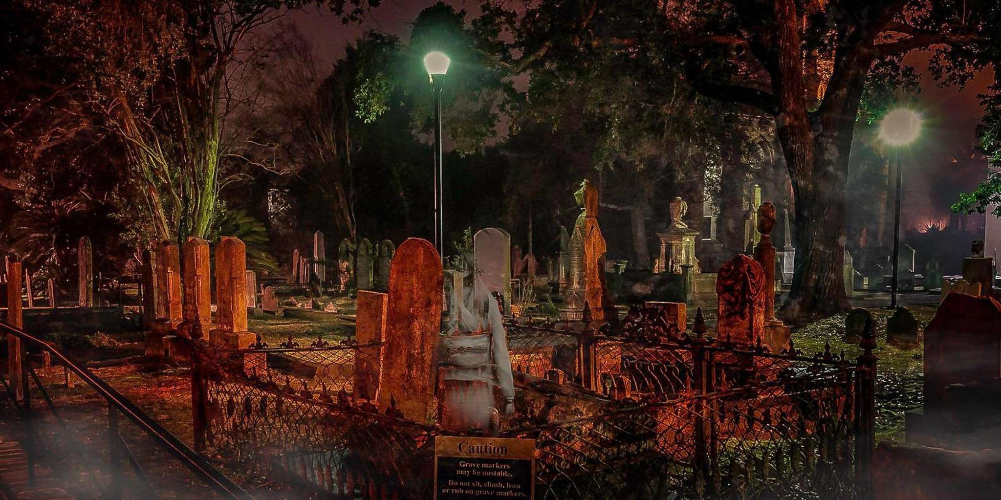 Charleston Ghost Tour: Terrors & Candlelight